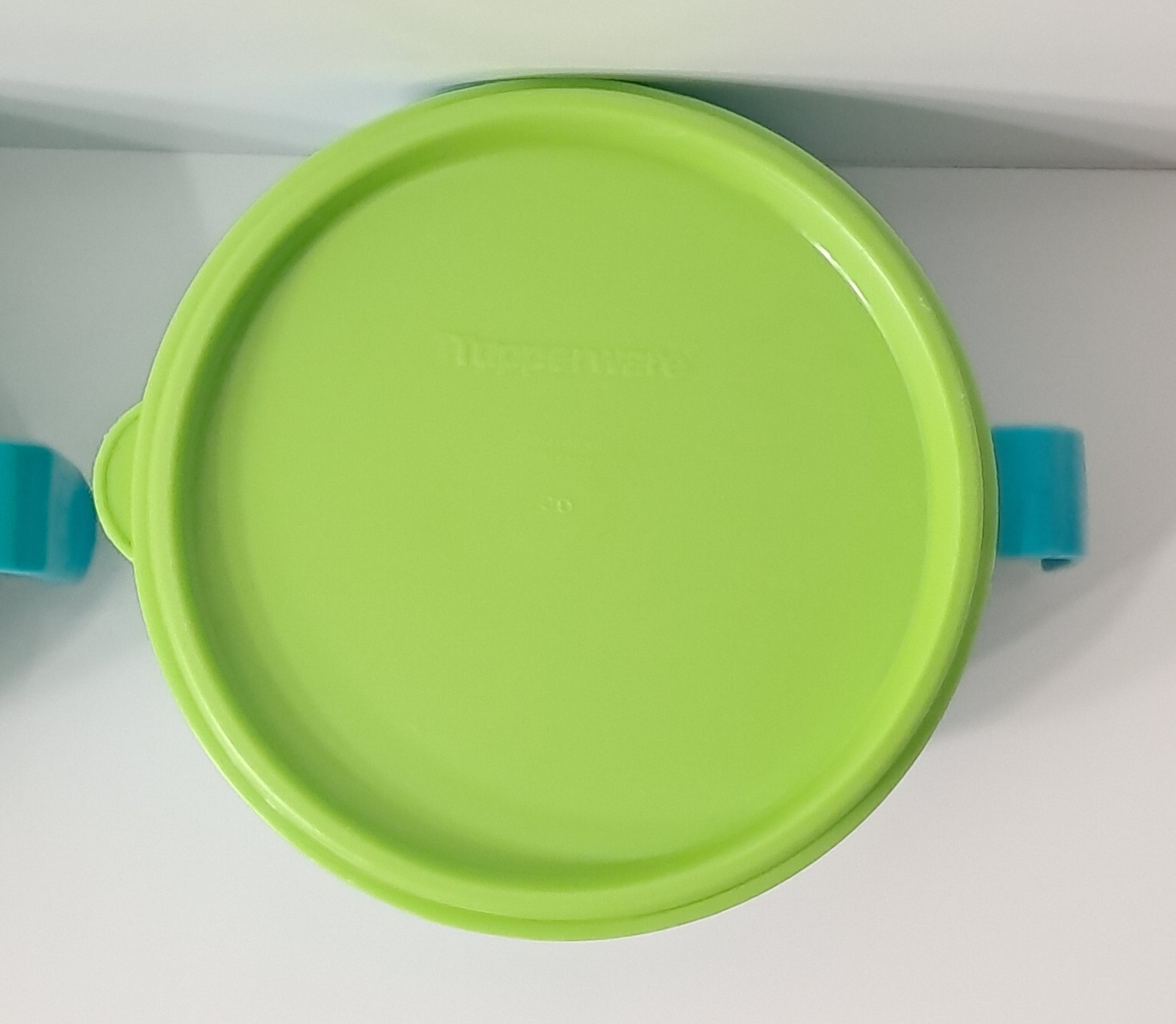 Tupperware Toddlers Bowl Set 2/8 Oz Each Teal Blue Lime Lids Handles 2251A A10