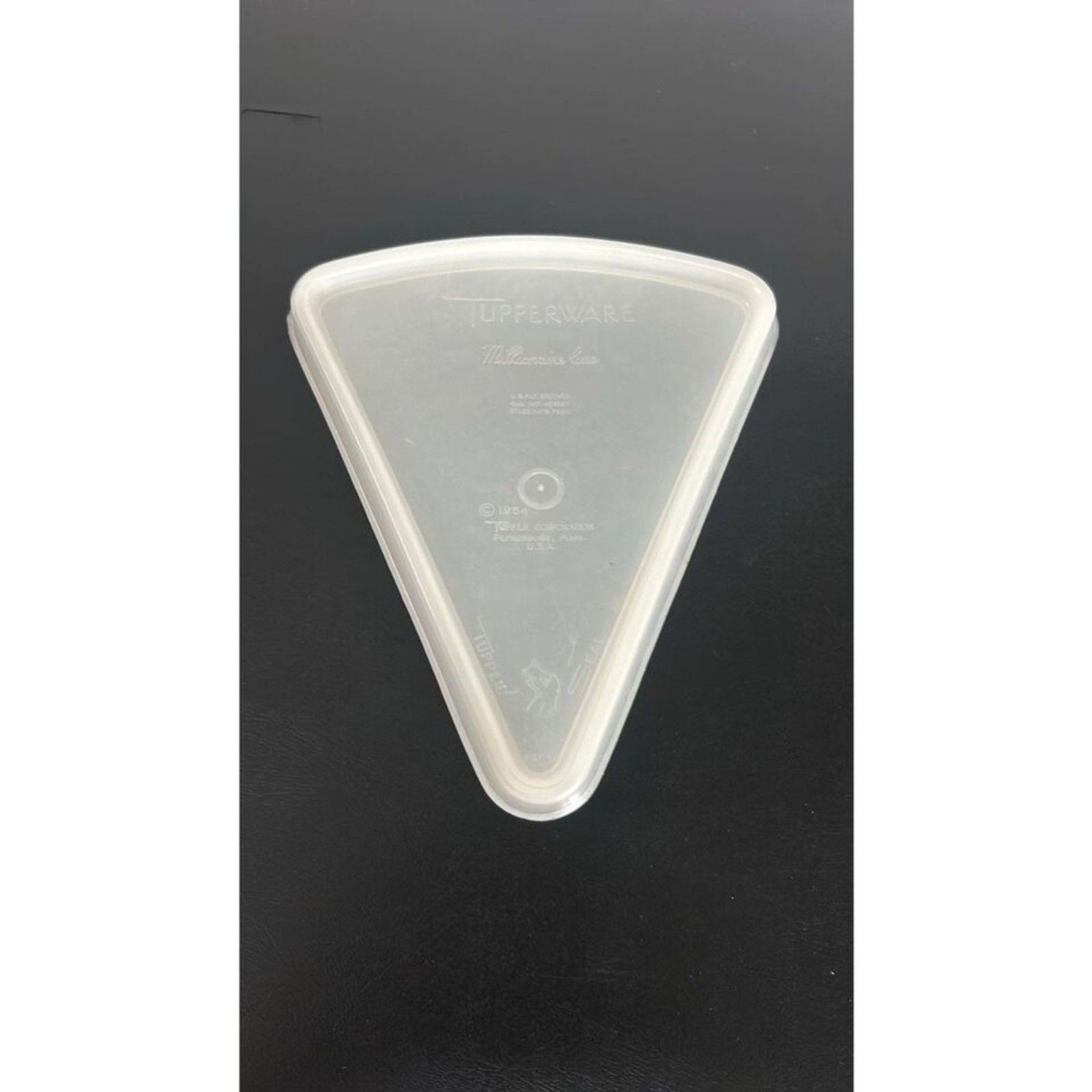 Vintage Tupperware Pie Slice Keeper Saver #269