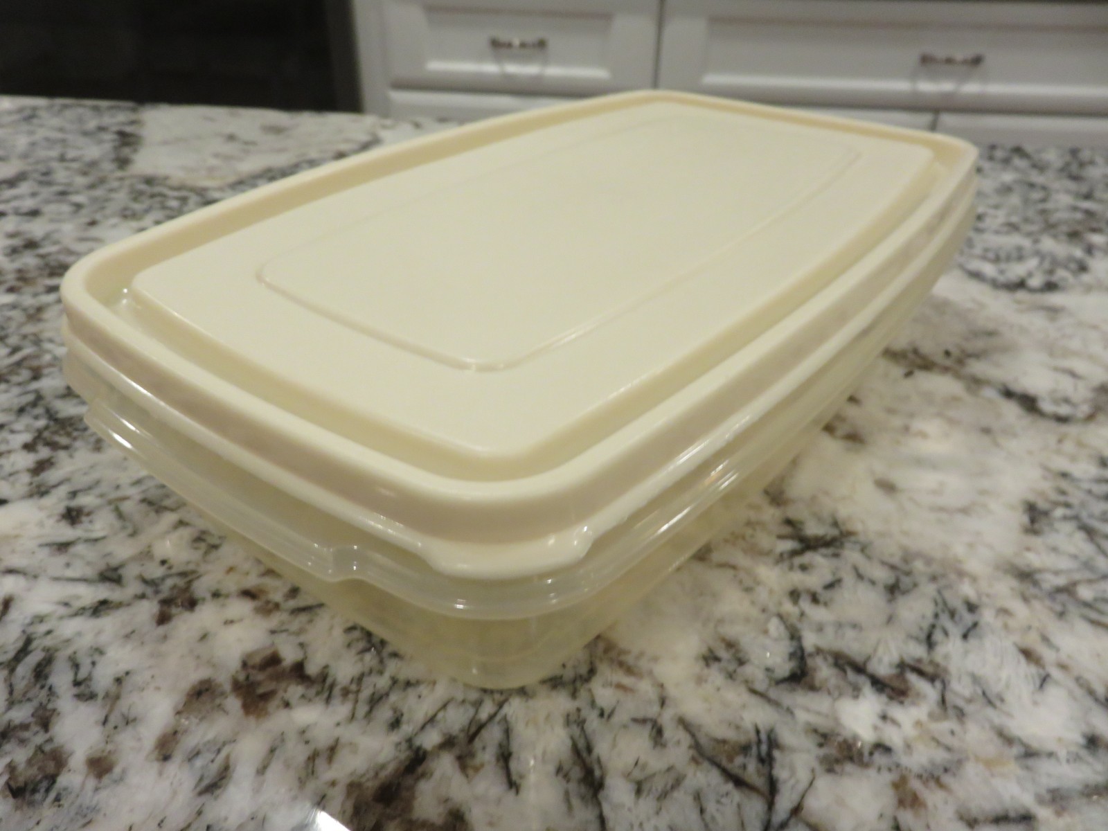 VTG Rubbermaid Servin Saver #5 Container Clear w/Almond Lid 4 Cups 940ml EUC