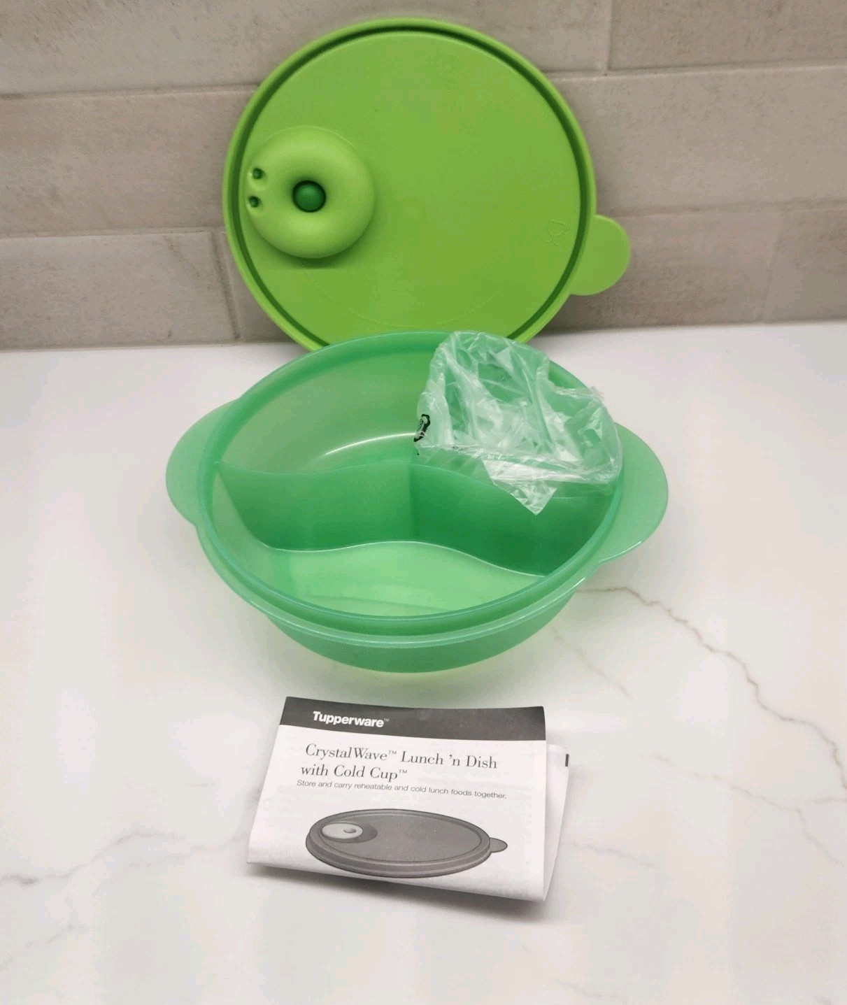 Tupperware CrystalWave Lunch N Dish with cold Cup Green New
