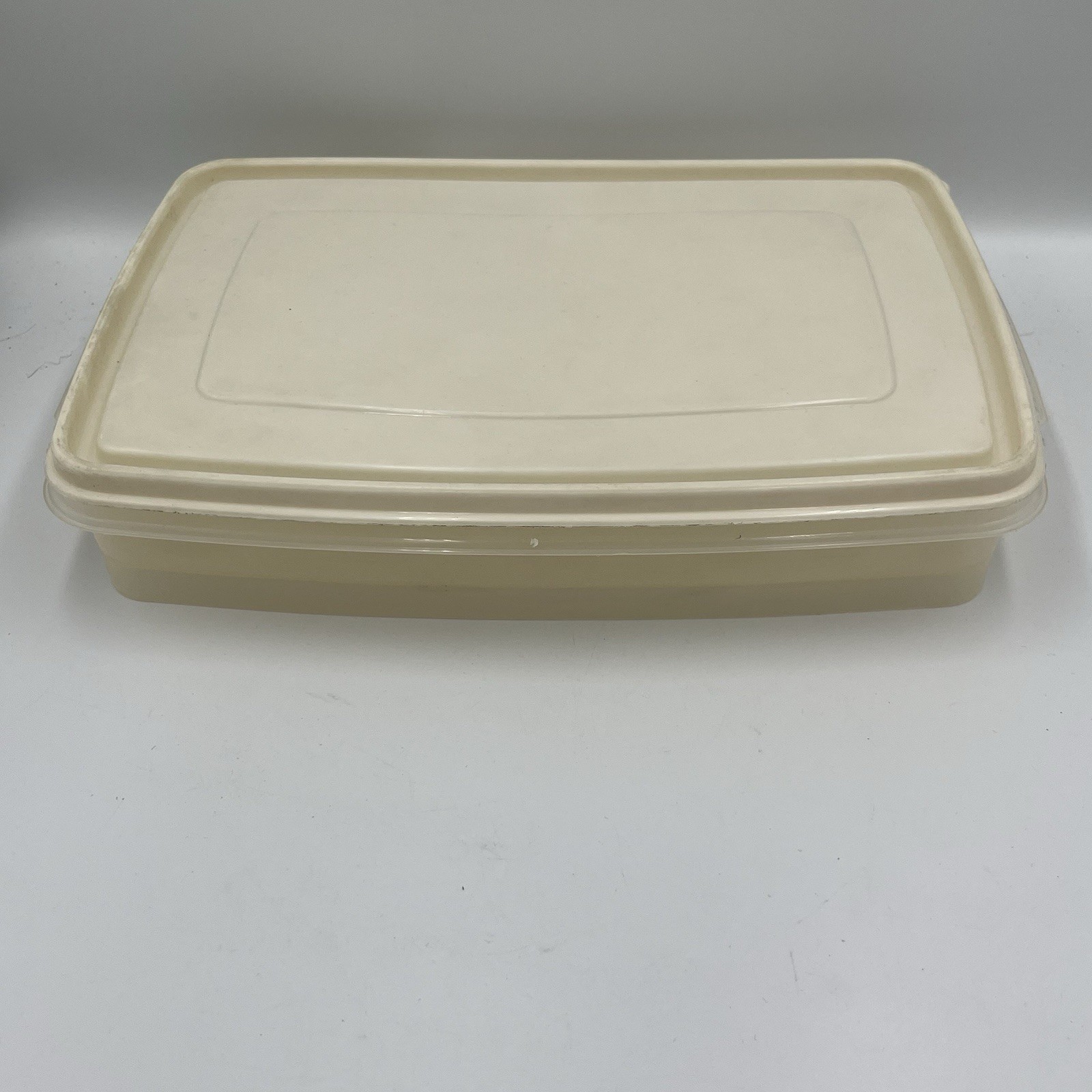 Vtg Rubbermaid Servin’ Saver 20 Deviled Egg Keeper Container Almond Lid #7