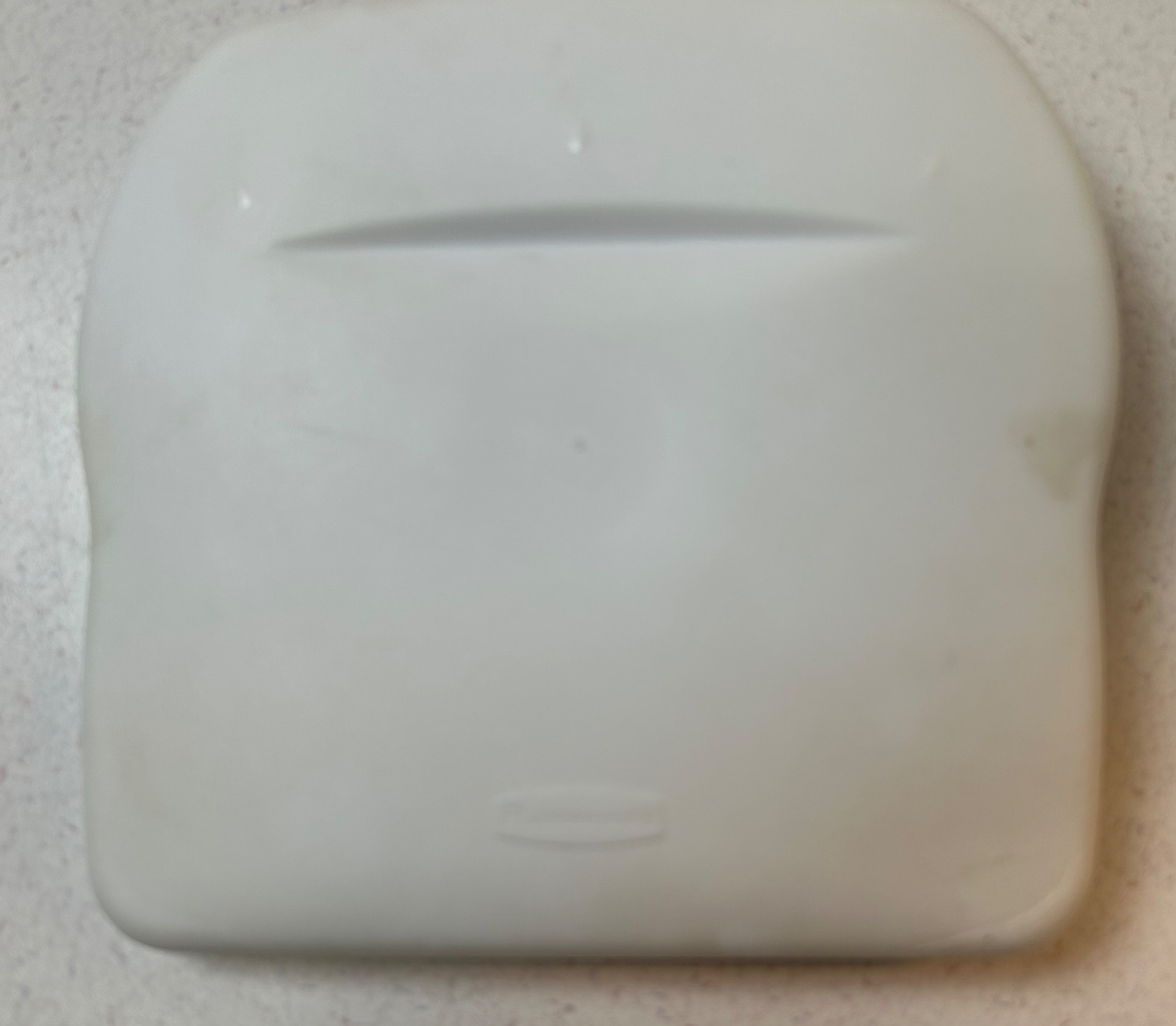Rubbermaid Servin’ Saver Bread Keeper Container White Snap On Lid With Insert