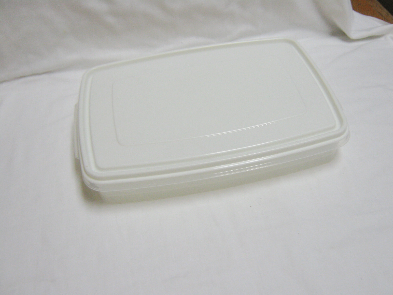 RUBBERMAID SERVIN SAVER DEVILED EGG STORAGE CONTAINER CARRIER W/ LID #0070