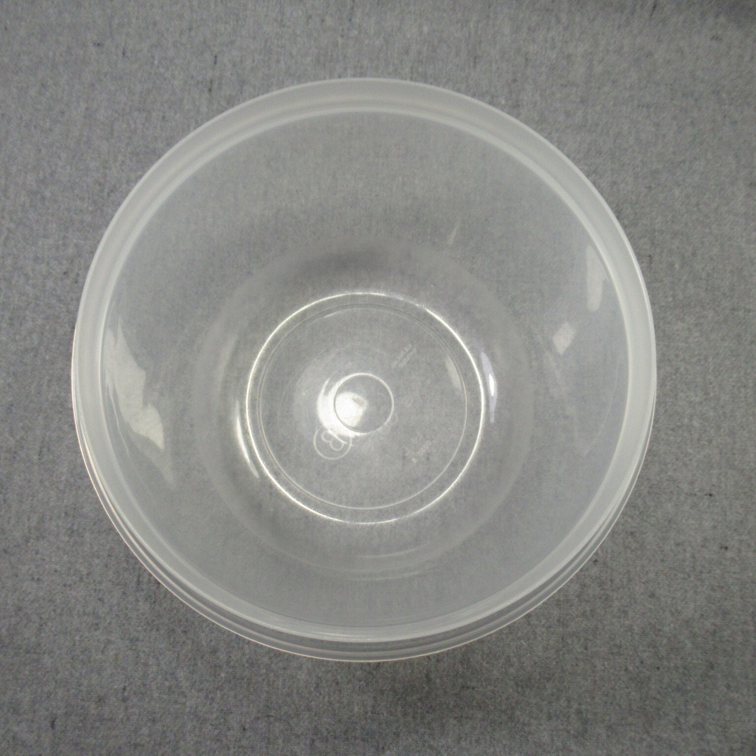 Rubbermaid Servin Saver # 3 6 Cups Round Container Almond Lid
