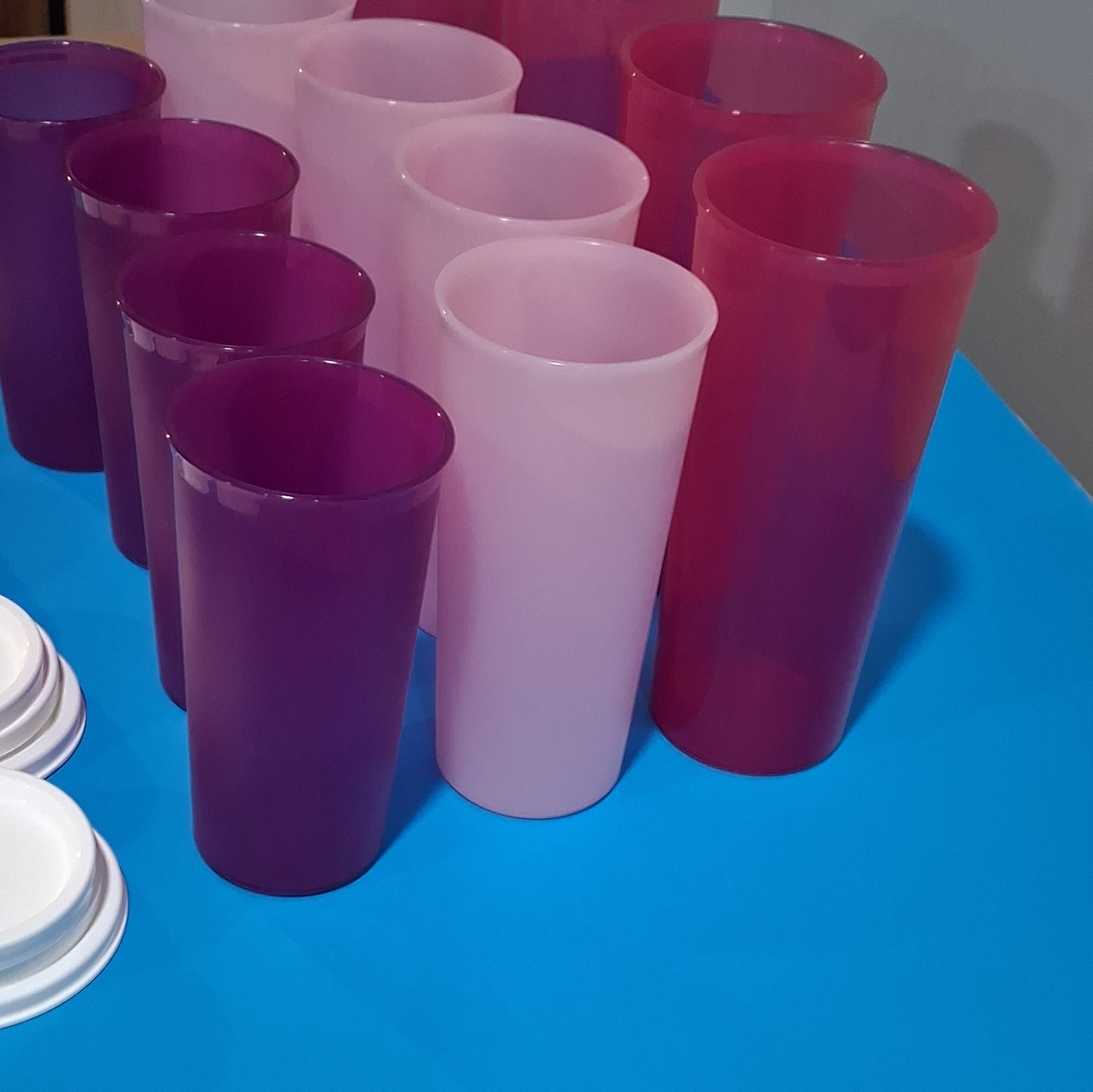 Tupperware 15 oz Stackable Tumblers Pink/Purple w/ White Snap Lids Set of 12
