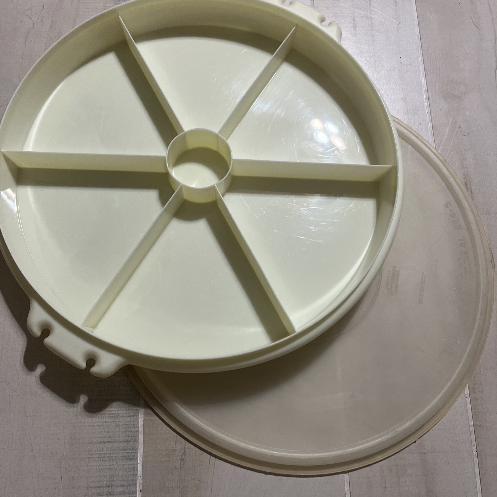 Vintage Tupperware 12 inch Round Pie Veggie Snack Keeper and Carrier w/Lid {ttt}