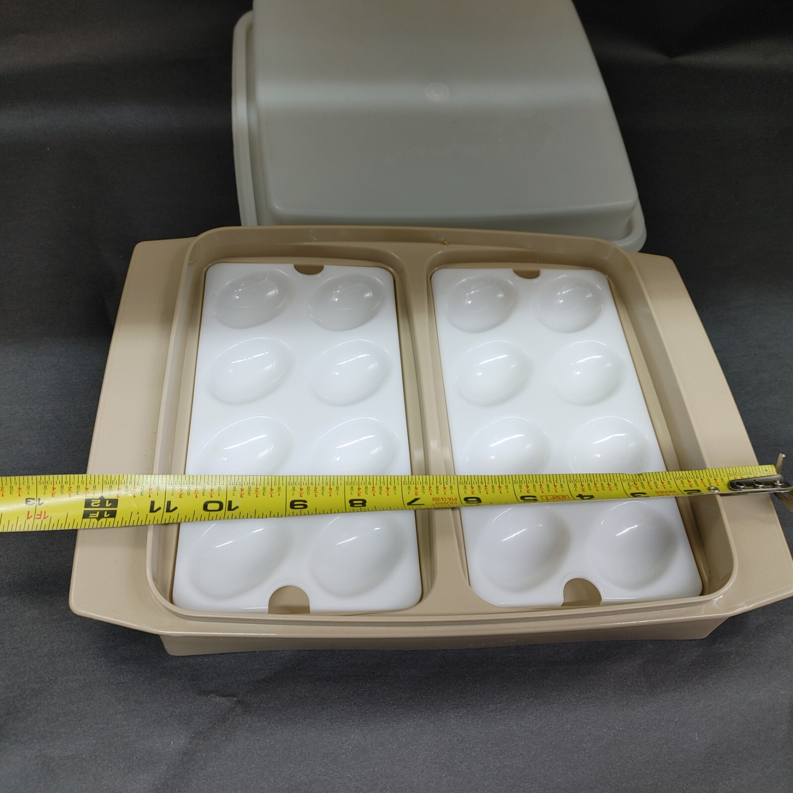 Tupperware 723-2 Tan Beige Deviled Egg Keeper Container Trays 665-2 Lid 722-1