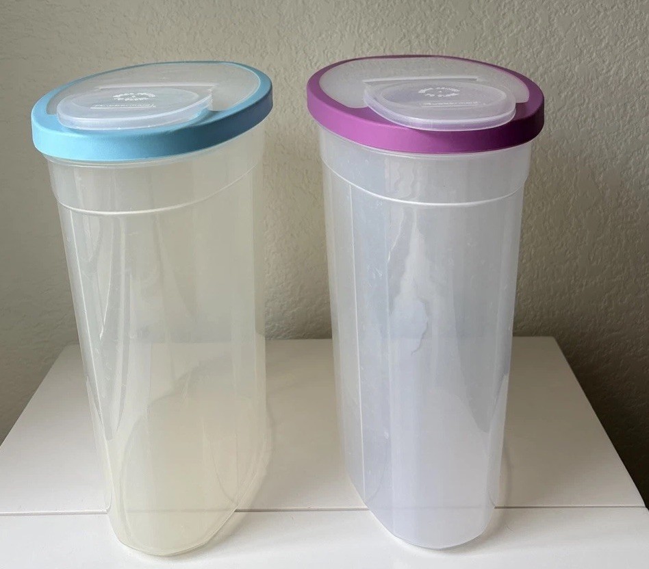 (2) Rubbermaid Flex and Seal Cereal Keeper Food Storage Container 1.5 Gallon *
