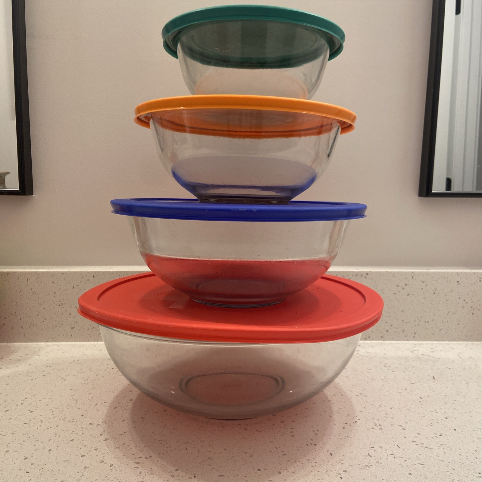 PYREX Nesting Mixing Bowls Complete with Lids Set of 4