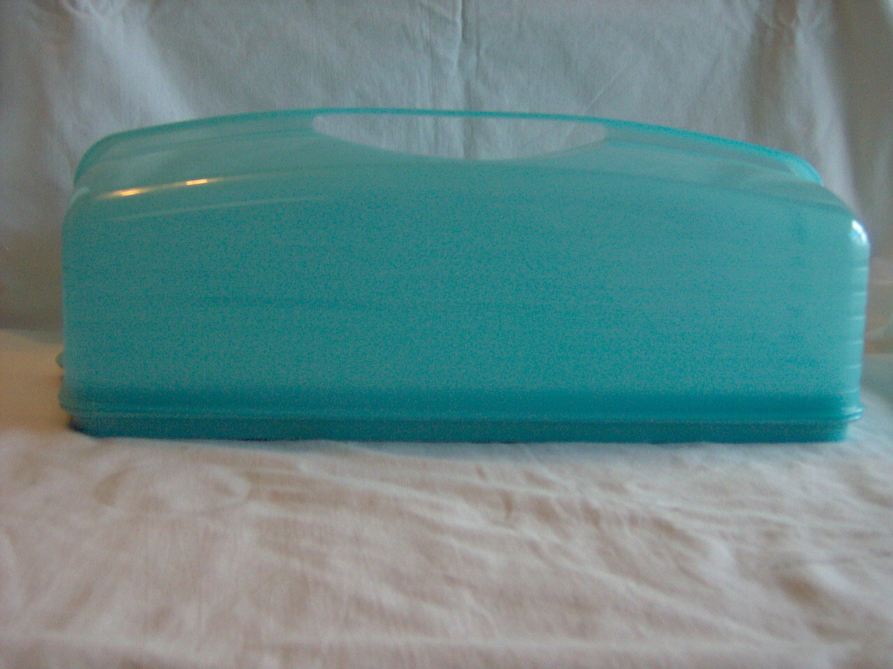 TUPPERWARE RECTANGLE CAKE CUPCAKE TAKER KEEPER SAVER CONTAINER #1361 Lock Handle