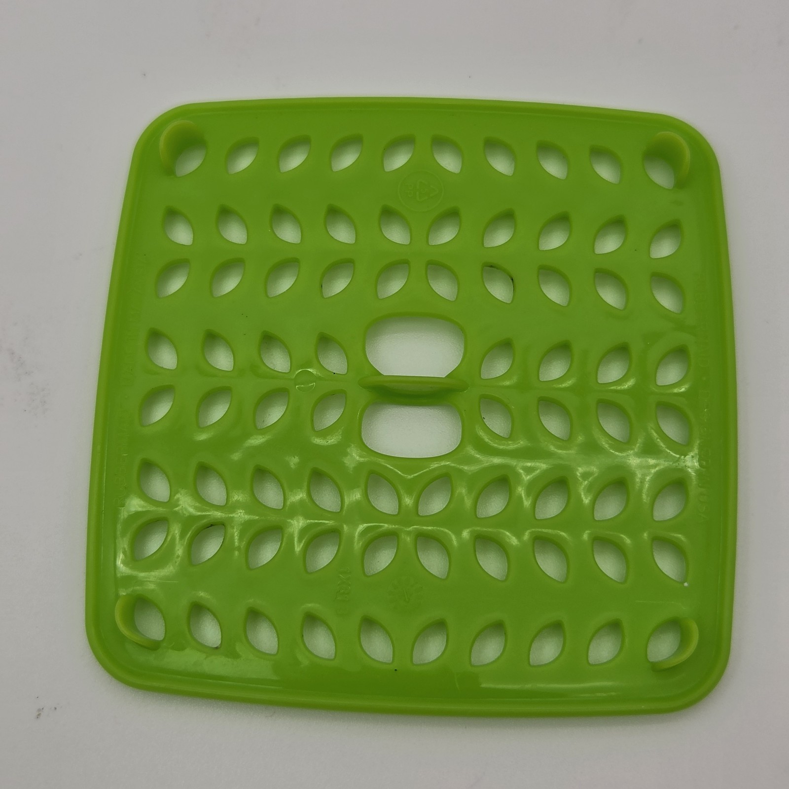 Rubbermaid FreshWorks Containers Produce Saver Vented Lids 6.3 Cups Set Of 2