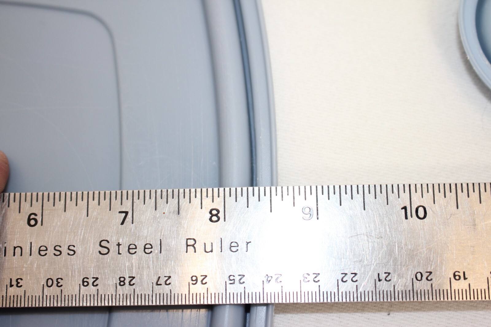 Rubbermaid 8.5″ Servin Saver Square #3 BLUE Replacement Snap Lid Seal 0013 GUC