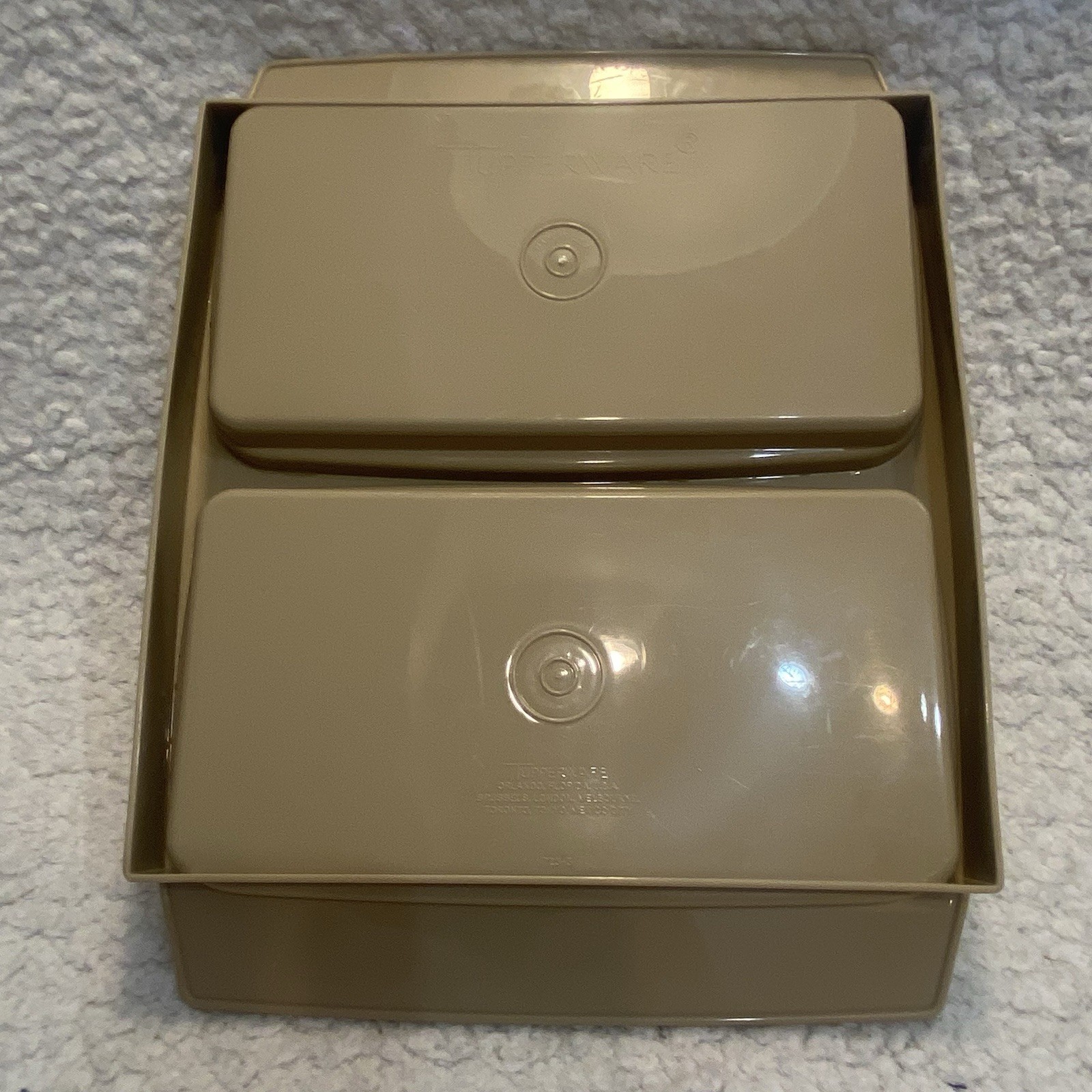 Tupperware 723-3 Devil Egg Holder Carrier 4-Pc Almond w/ Lid 1970’s Vintage