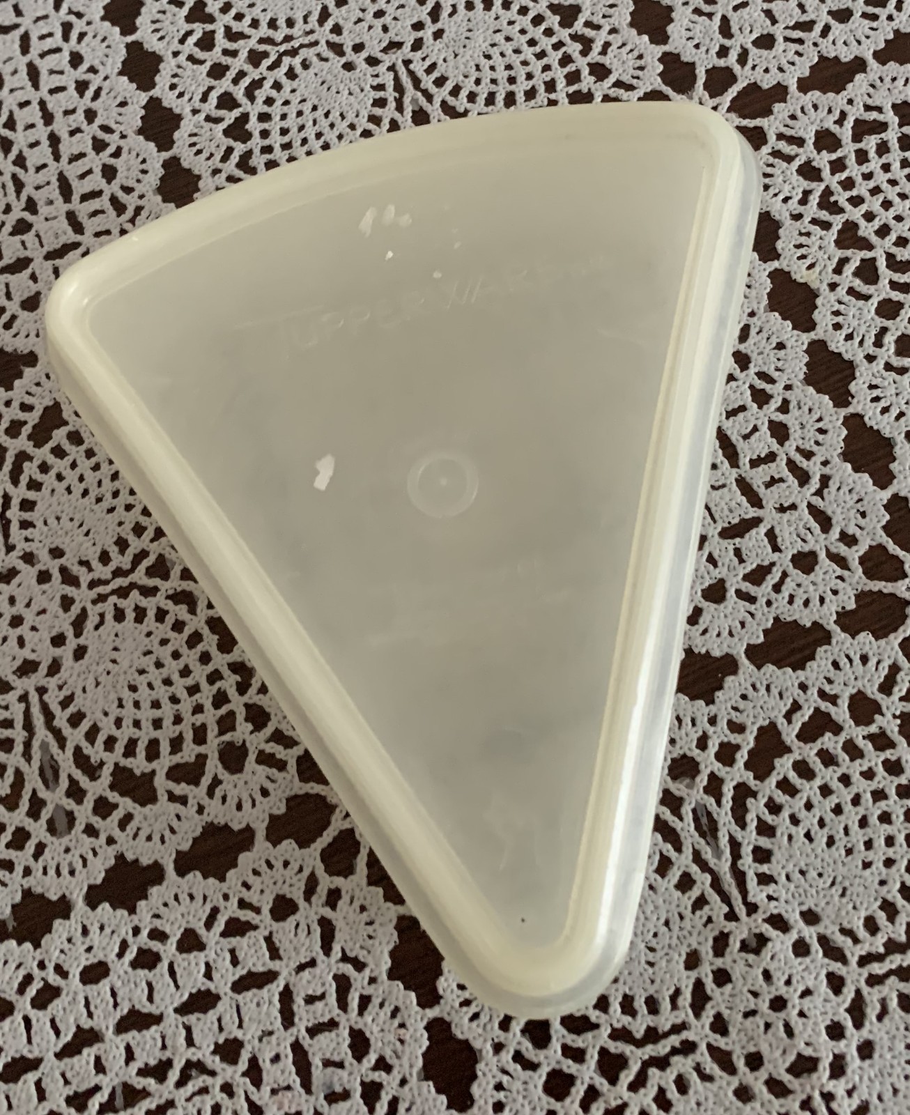 Vintage Tupperware Seal Logo Pie Slice Keeper 269-16 Food Storage Opaque Clear