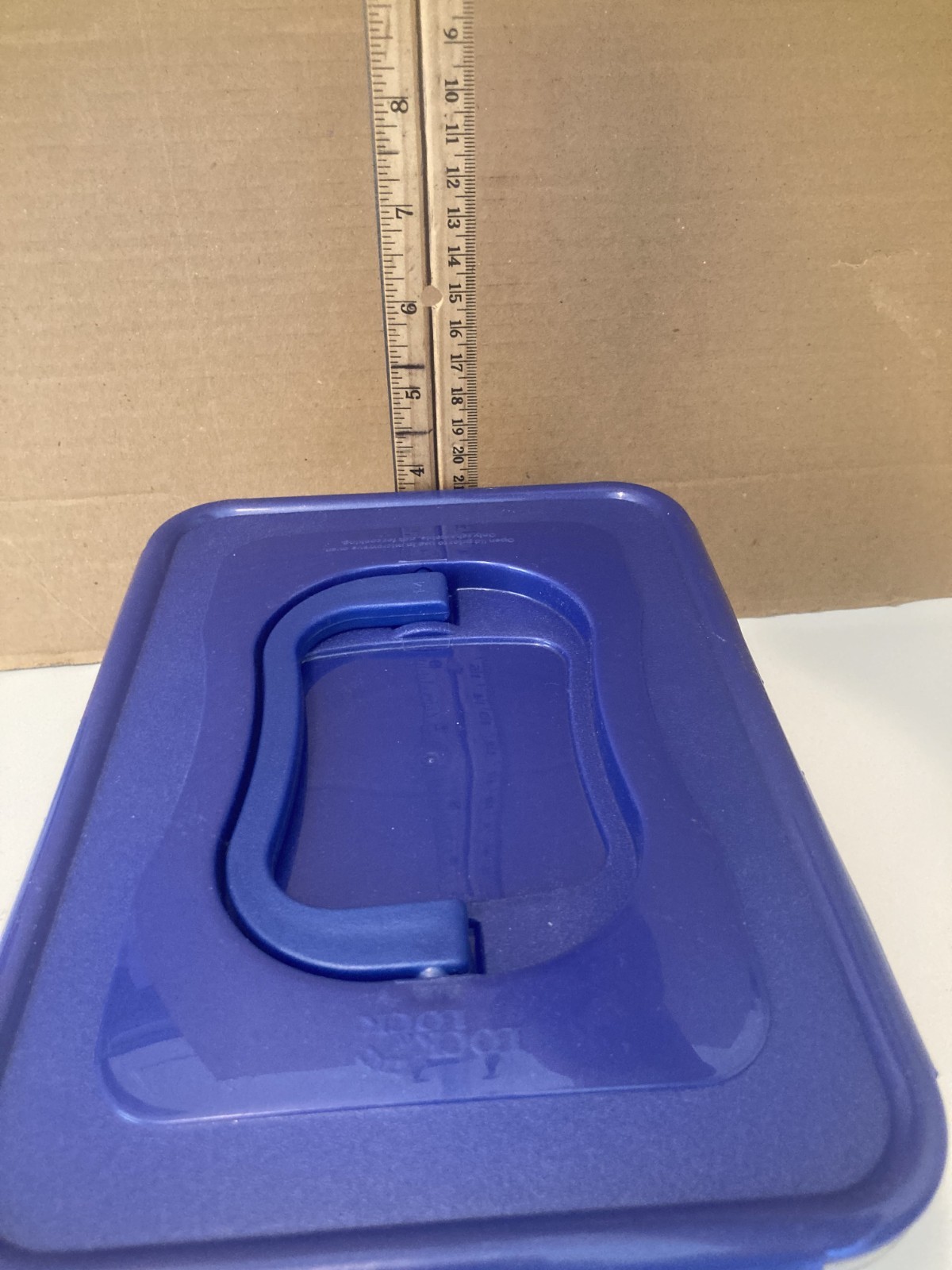Lock N Lock Food Storage Containers Lot of 4 Blue Lids Large Lid w/Handle