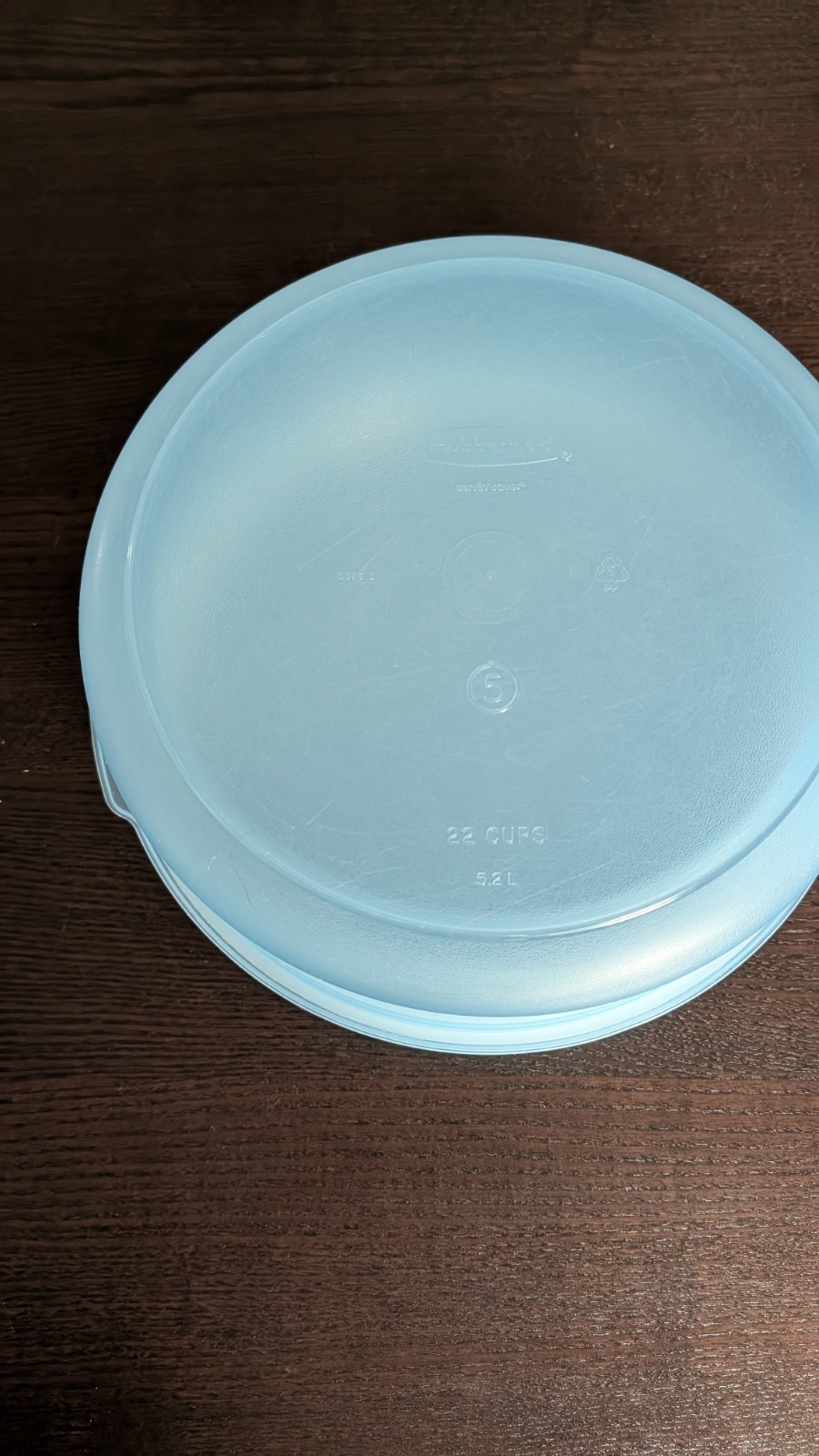 Rubbermaid 22 Cup Sheer Blue Round Servin Saver Bowl #5 with Blue Lid