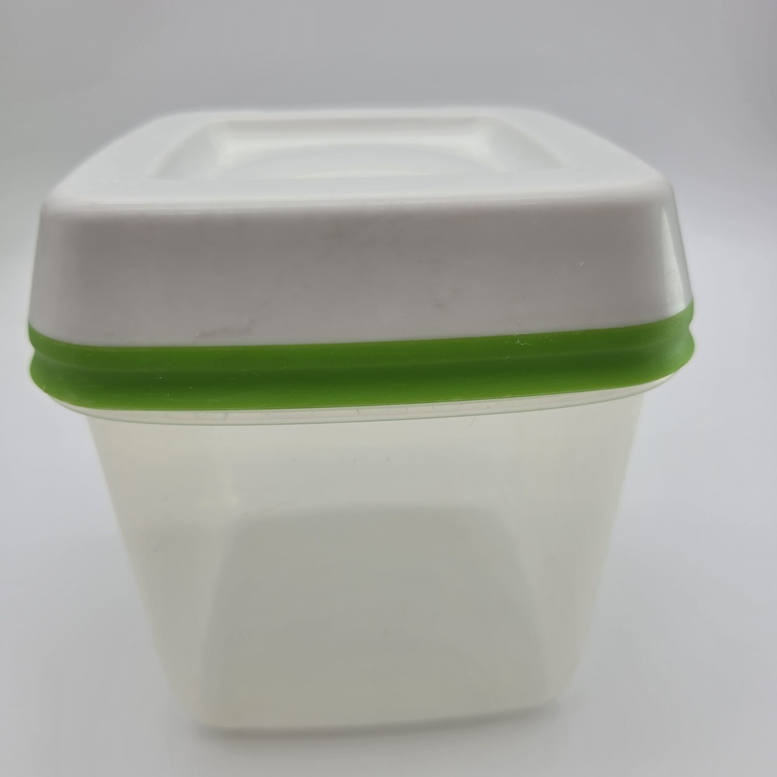 Rubbermaid FreshWorks Containers Produce Saver Vented Lids 6.3 Cups Set Of 2