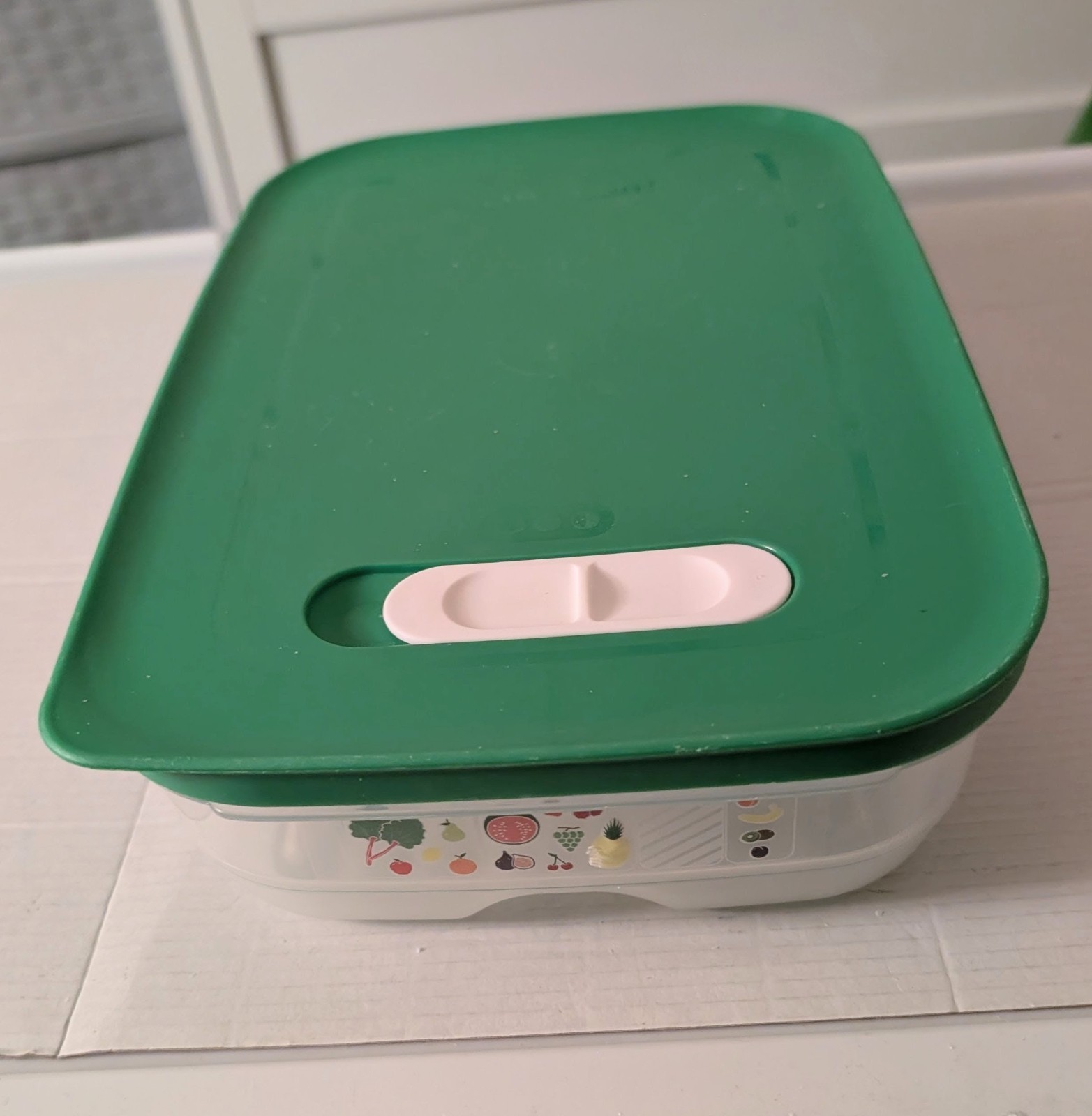 Tupperware Fridgesmart 1.8L Fruit Vegetable Storage Container Green 7291B-2 Vent