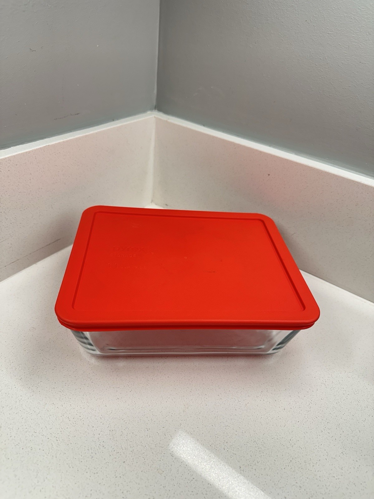 Pyrex 11 Cup Glass Storage Container with Red Lid, 2.6L