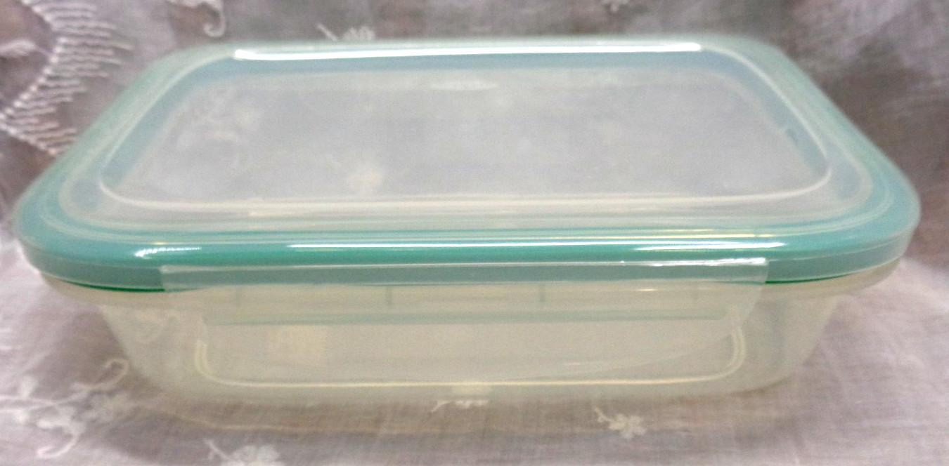 OXO Good Grips 8 Cup Smart Seal Airtight Glass Rectangle Container 5.1 Cups