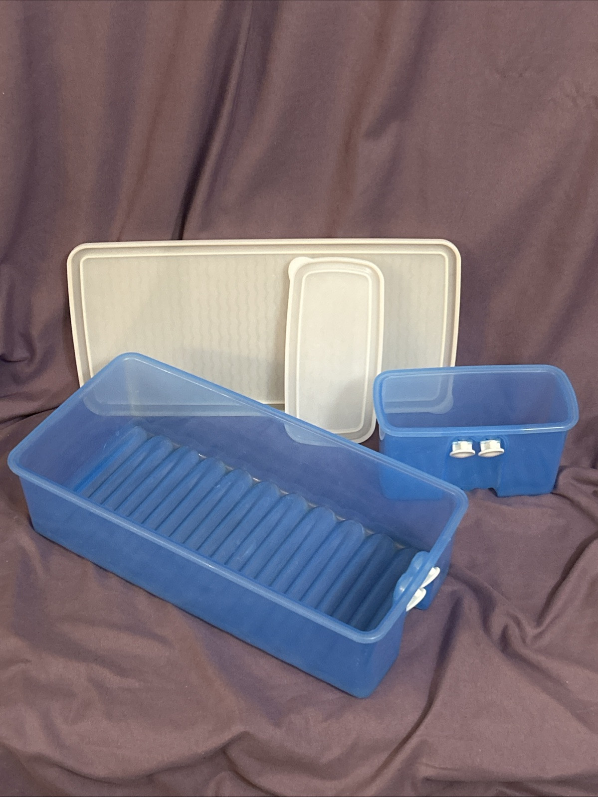 2 Tupperware long 8 1/2 c + mini 1 1/2 cup Fridgesmarts vents fruit vegetables