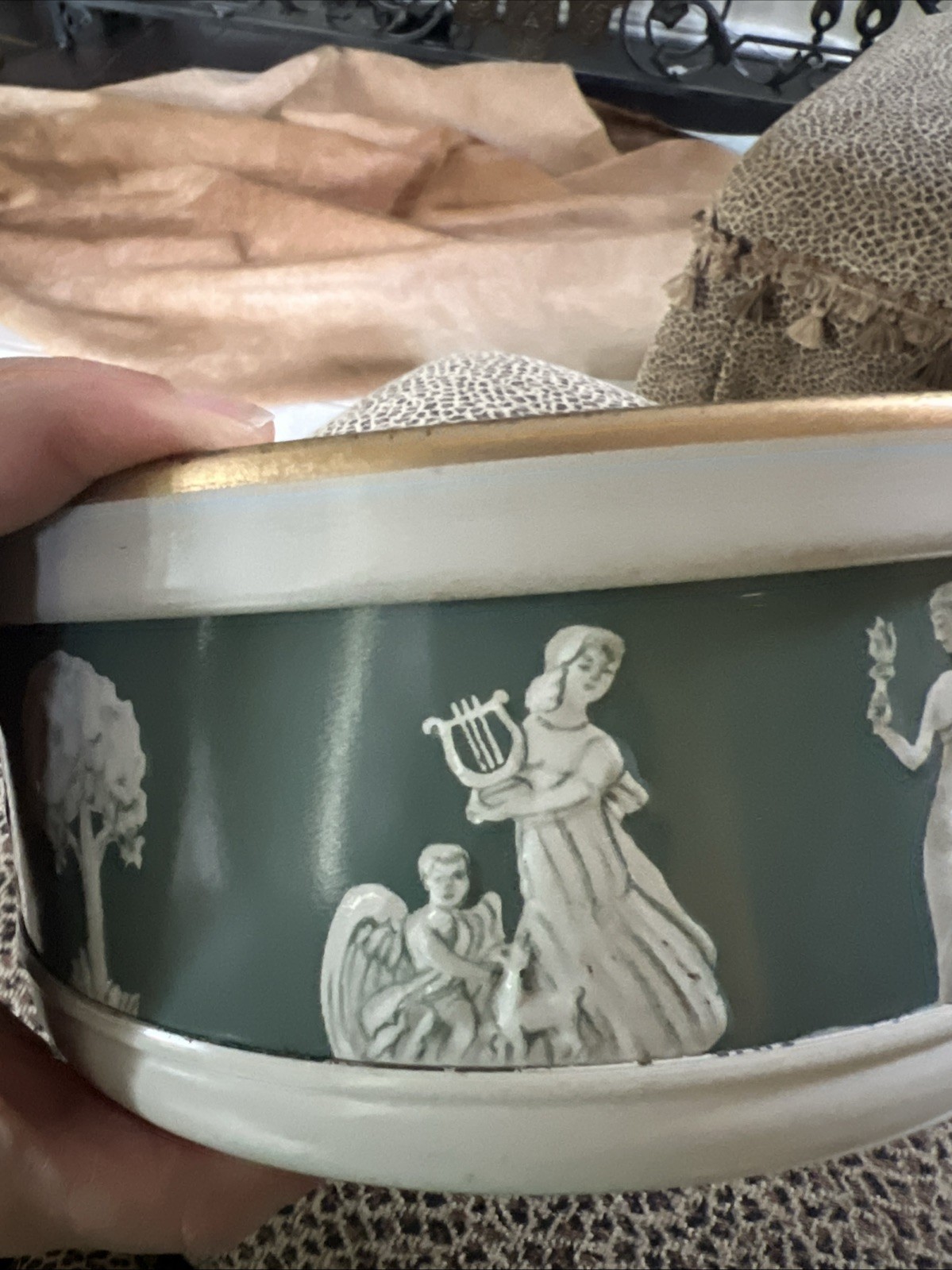 Vintage Wedgewood Collectible Tin Angel Cherub Raised Design Cameo 3D Round