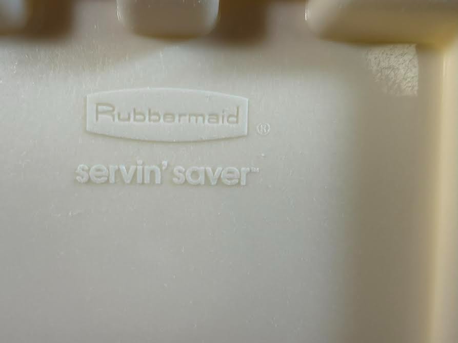 Vintage Rubbermaid Servin’ Saver #2 w/Almond Lid 1.3 Gallon