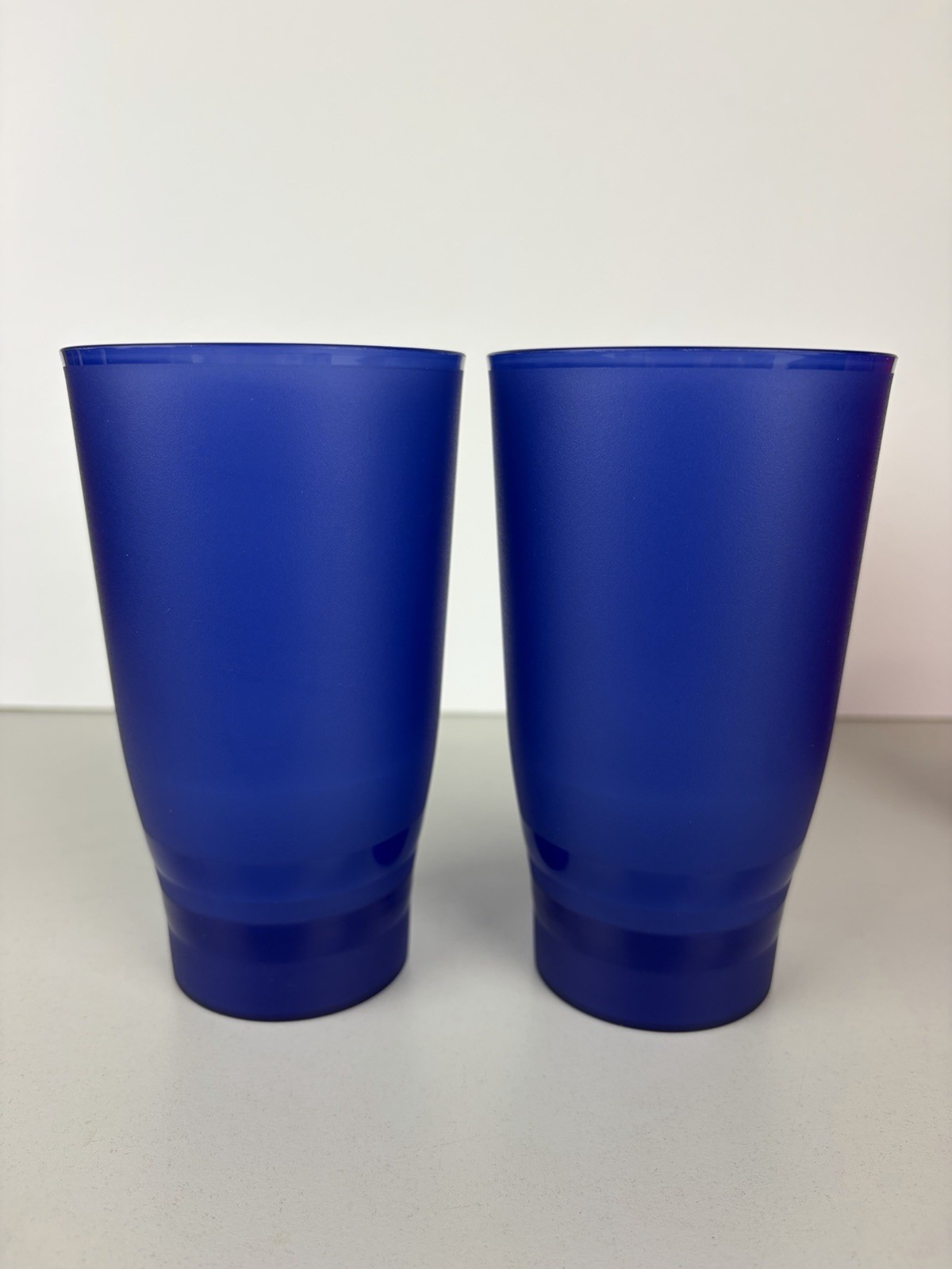 4 Ziploc TableTops 18 oz Cups w/ Spill-Proof Lids Drink Spout Straw Holder