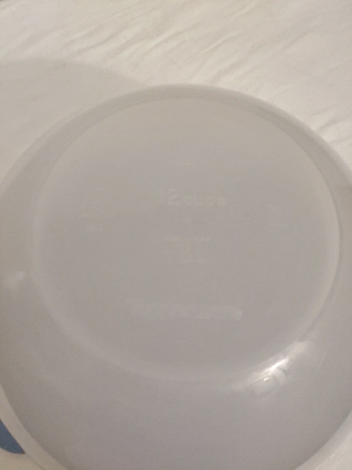 Tupperware Sheer 12 Cup Mixing Bowl 2518A-1 with BLUE 2515A-2 Lid/ 3 Liters
