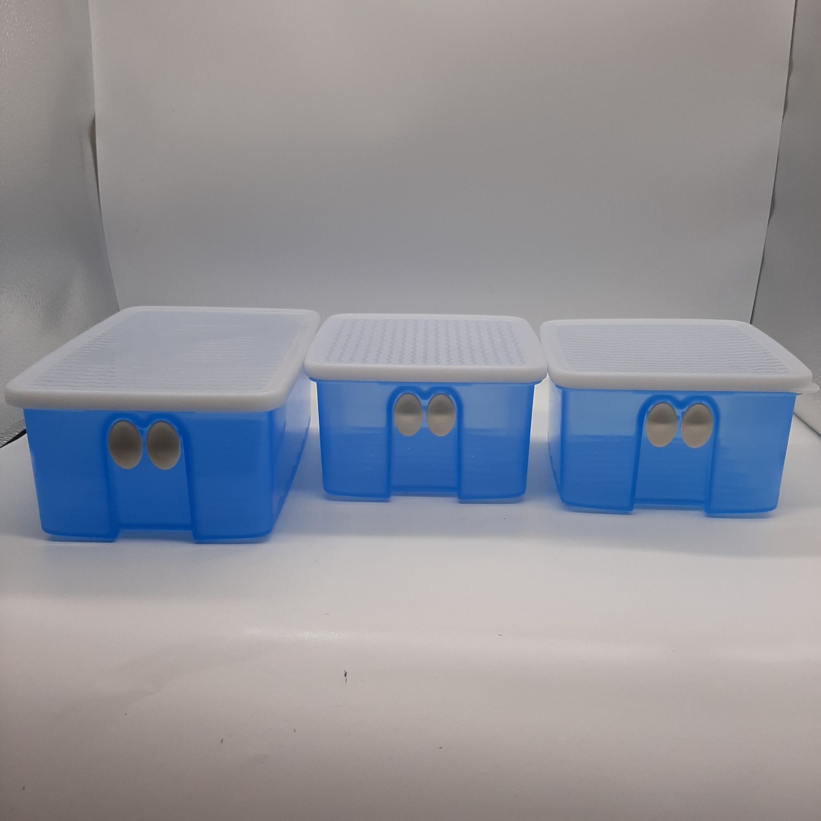 Set Of 3 TUPPERWARE FRIDGE SMART Blue containers 7 cups 3991A-2 4 cups 3993A-1