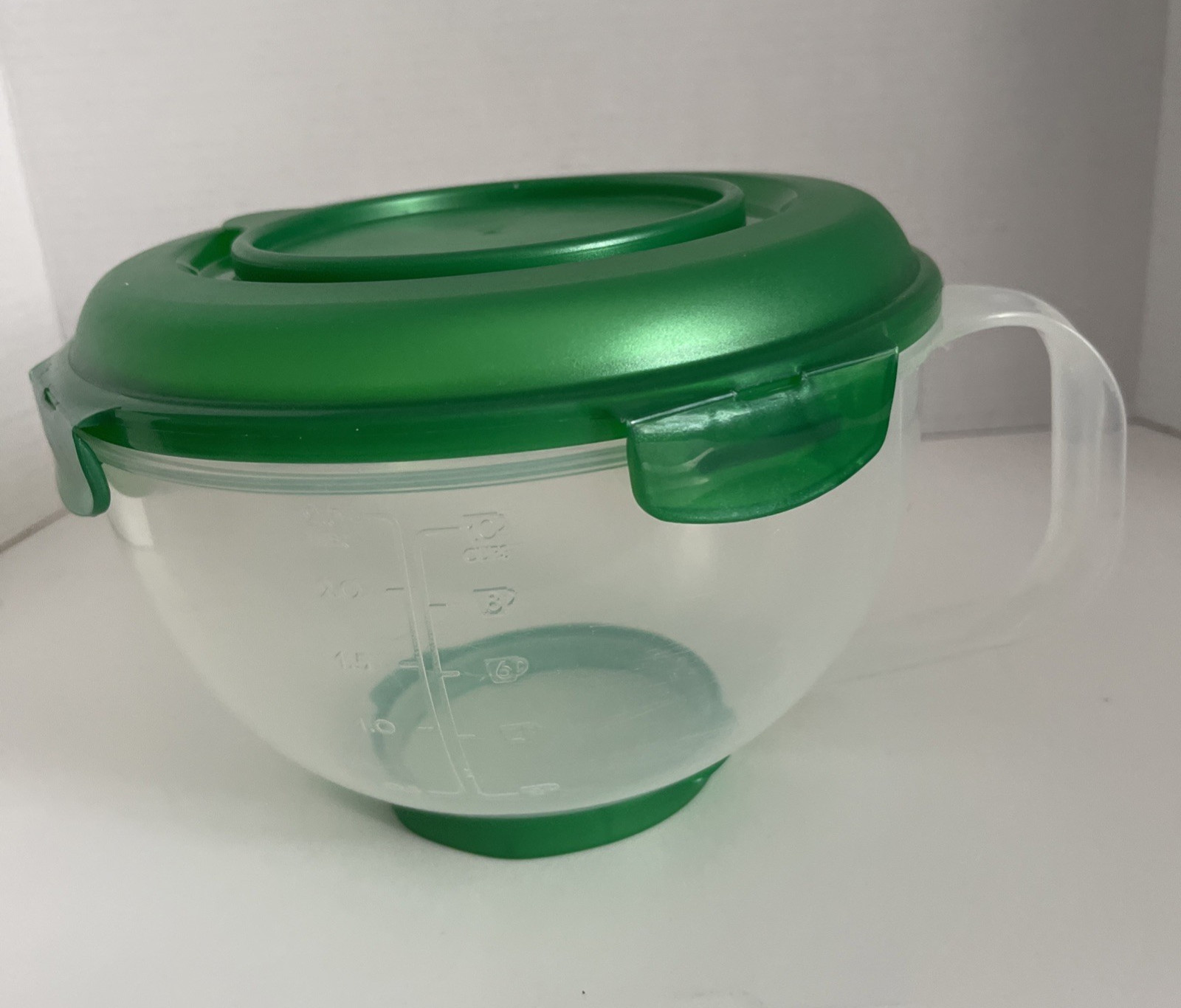 NEW Lock & Lock 2.5 Qt-80 Oz Clear Containe, Green Locking Lid, Handle, Vent