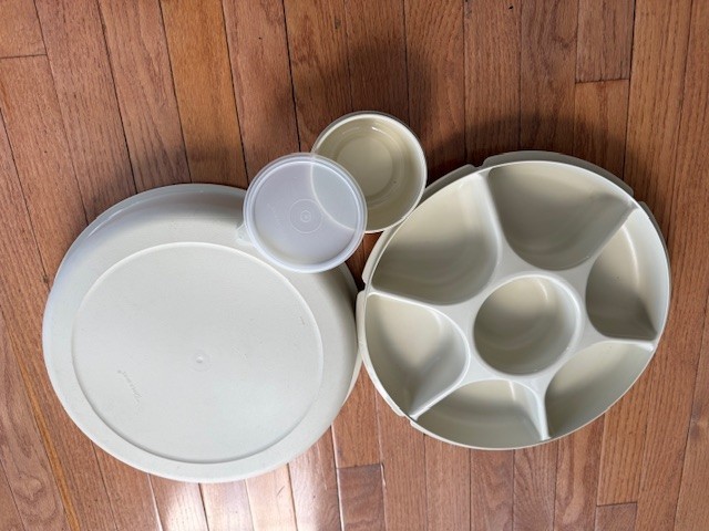 Tupperware Serving Center 7 Section Versatile Salad Potato Sundae Charcuterie