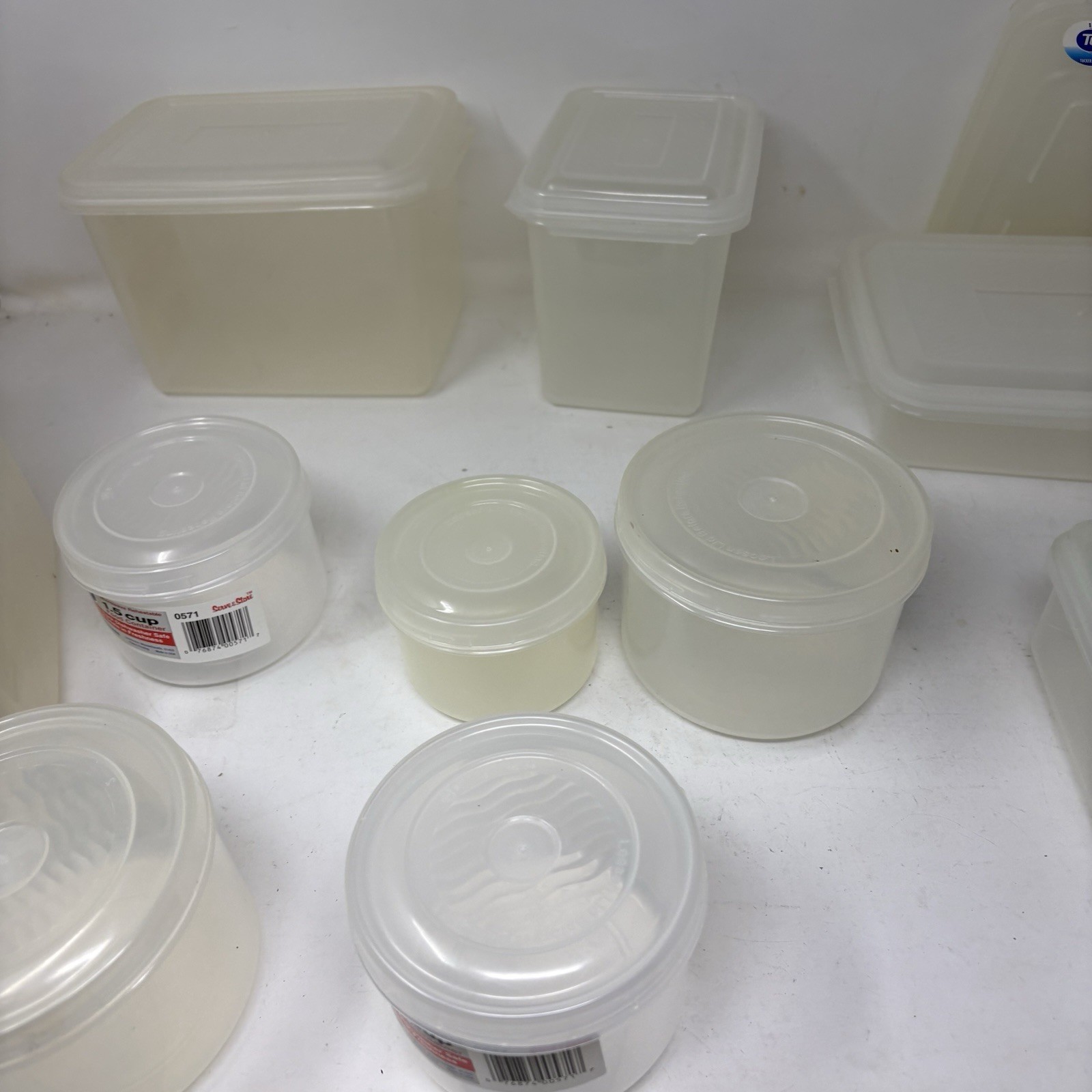 Vintage Tucker Serve & Store 32 Pc Food Container Set – Missing 2 Pieces