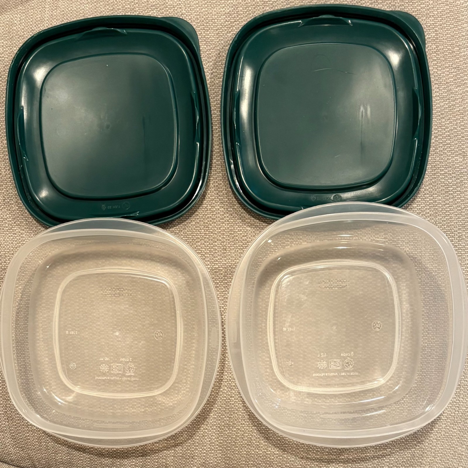 Rubbermaid Set of 2 Servin’ Savers – 3 & 5 cups size – Dark Green Lids