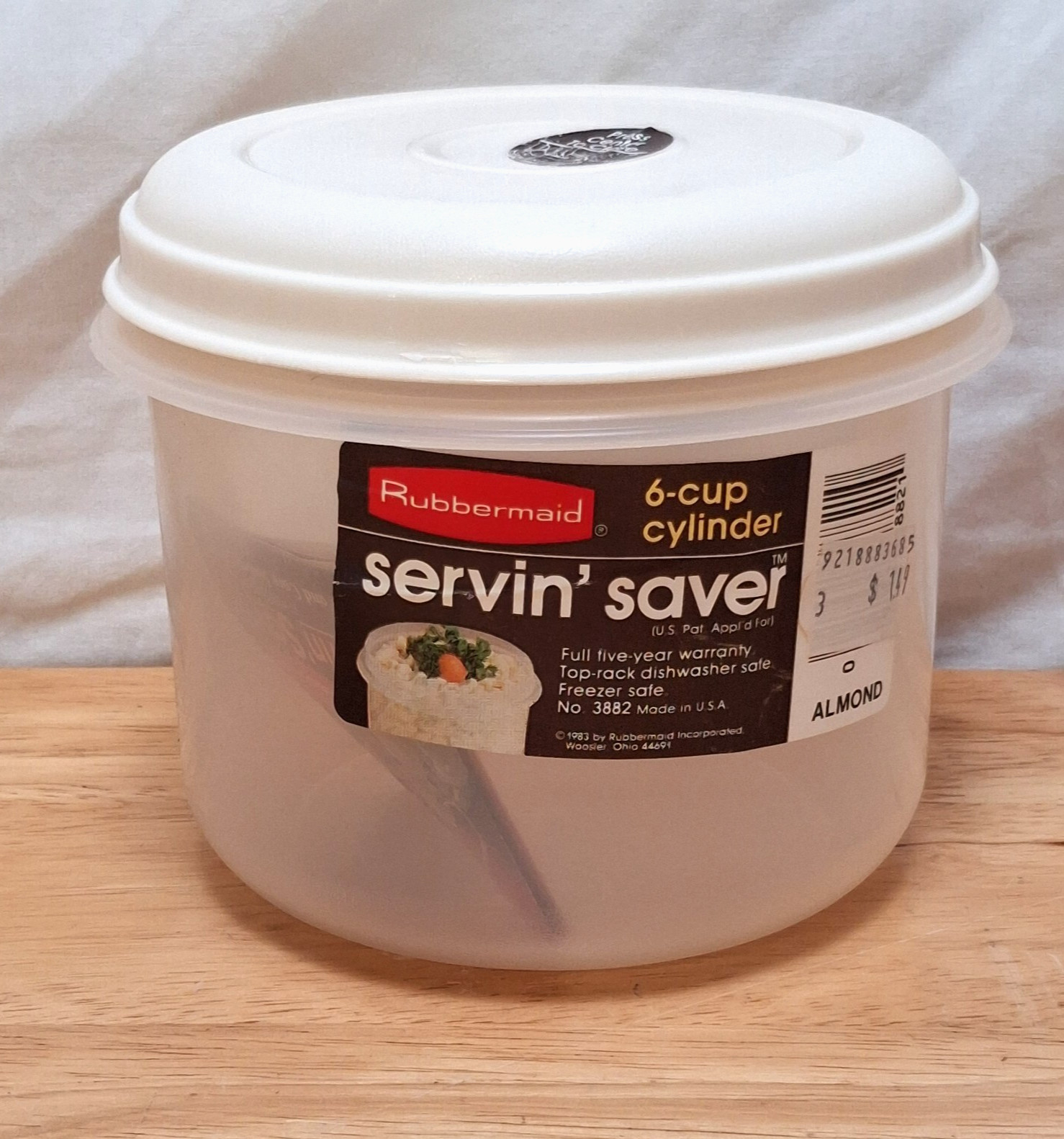 Vtg Rubbermaid 6 Cup #2 Servin Saver Round Storage Container Clear w/Almond Lid