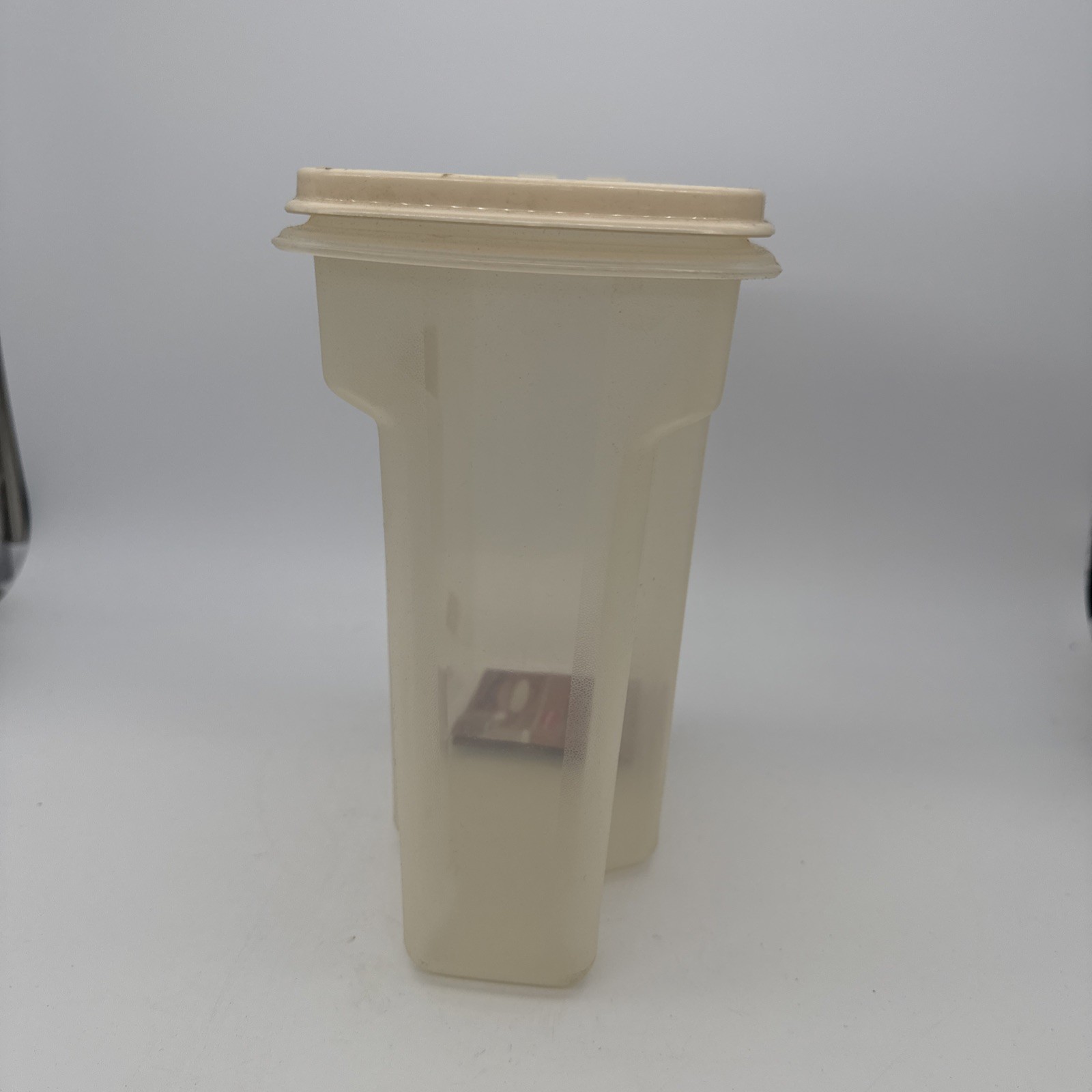 1984 Rubbermaid Cereal Storage Keeper Servin’ Saver Dry Food Container New!