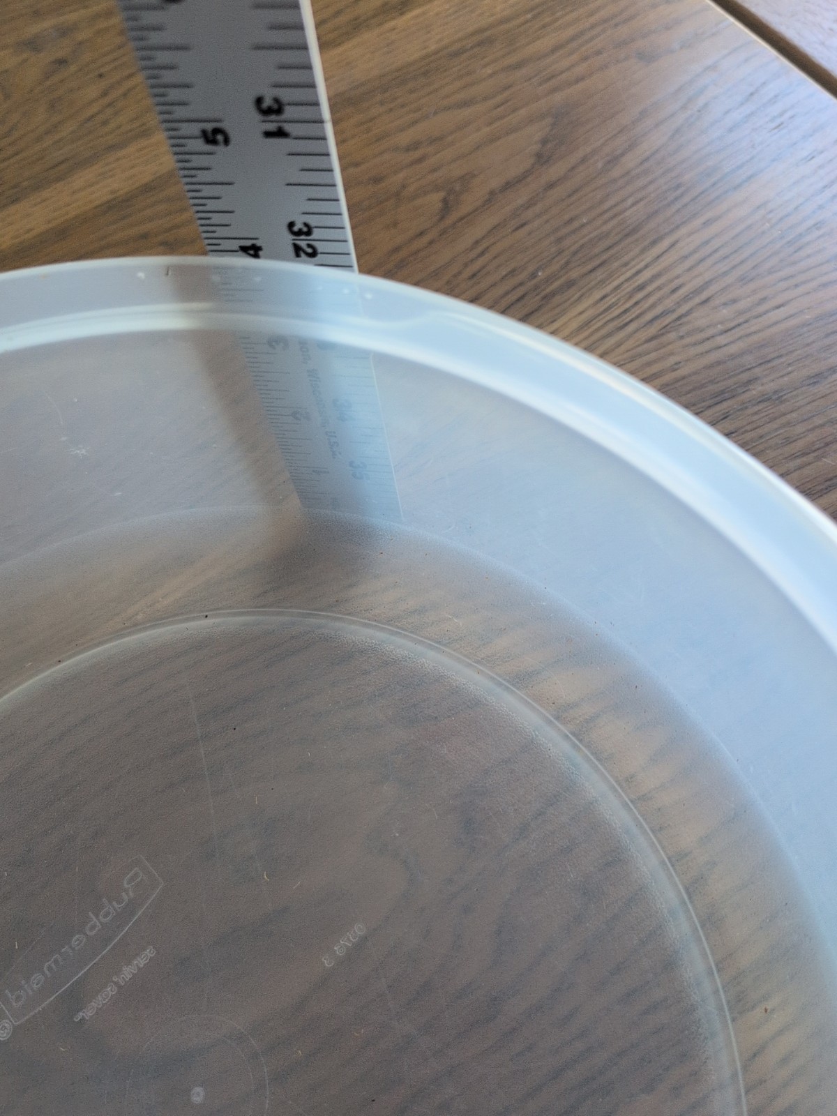 Rubbermaid Servin’ Saver # 5 22 Cup Almond Lid Storage Container Round Large