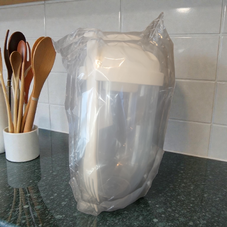 Leak-Proof Salad Cup with Built-In Fork and Lid