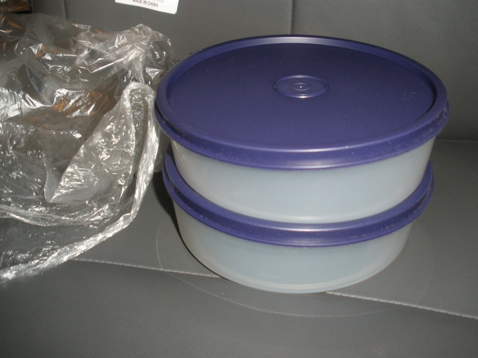 NEW Tupperware Set of 2 Clear Cereal Ice Cream Bowls with Purple Lids (SU106)
