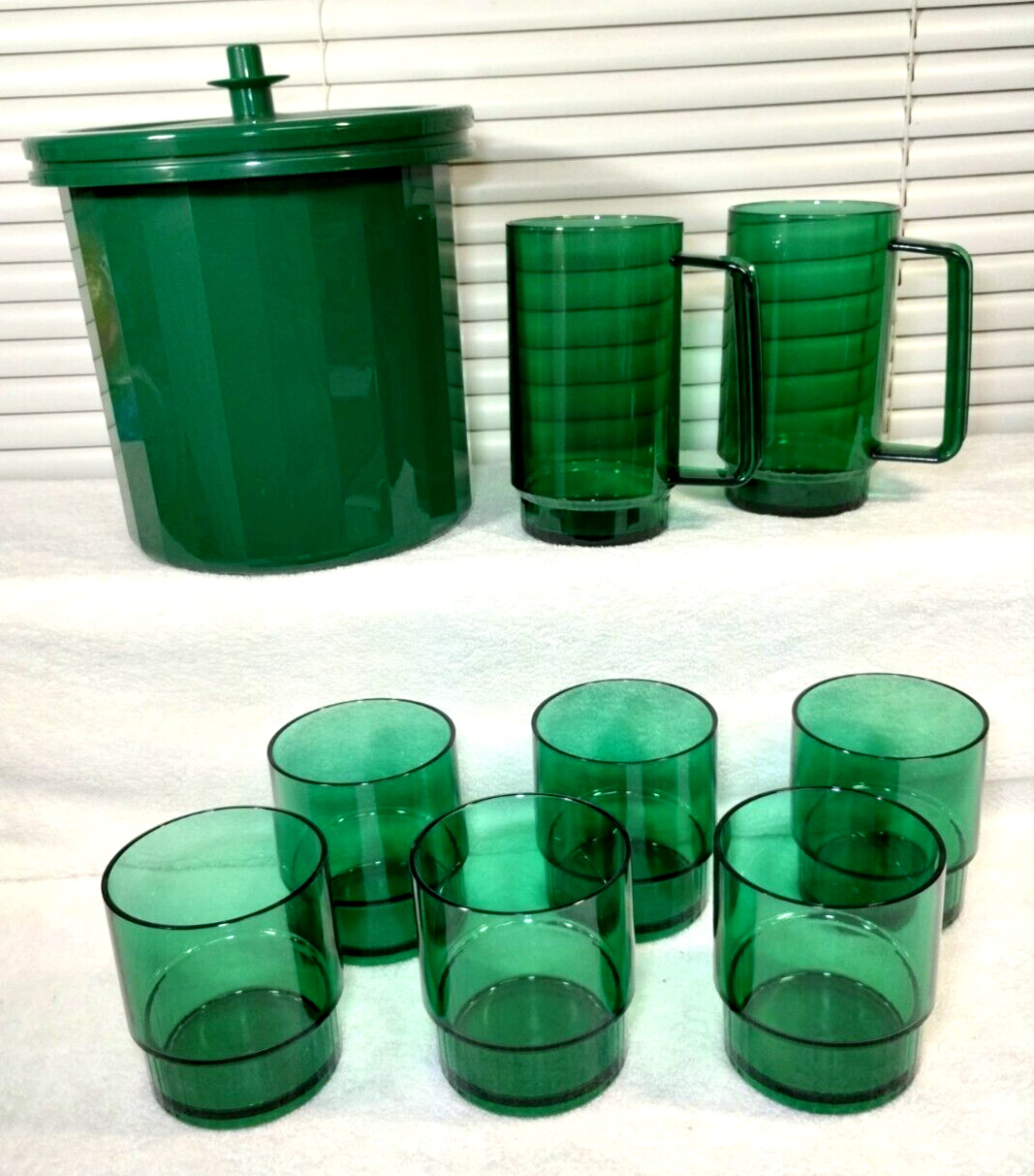 Tupperware Hunter Green Ice Bucket Plus 6 WC 10oz Tumb.&2WC16oz Mugs. New. Rare