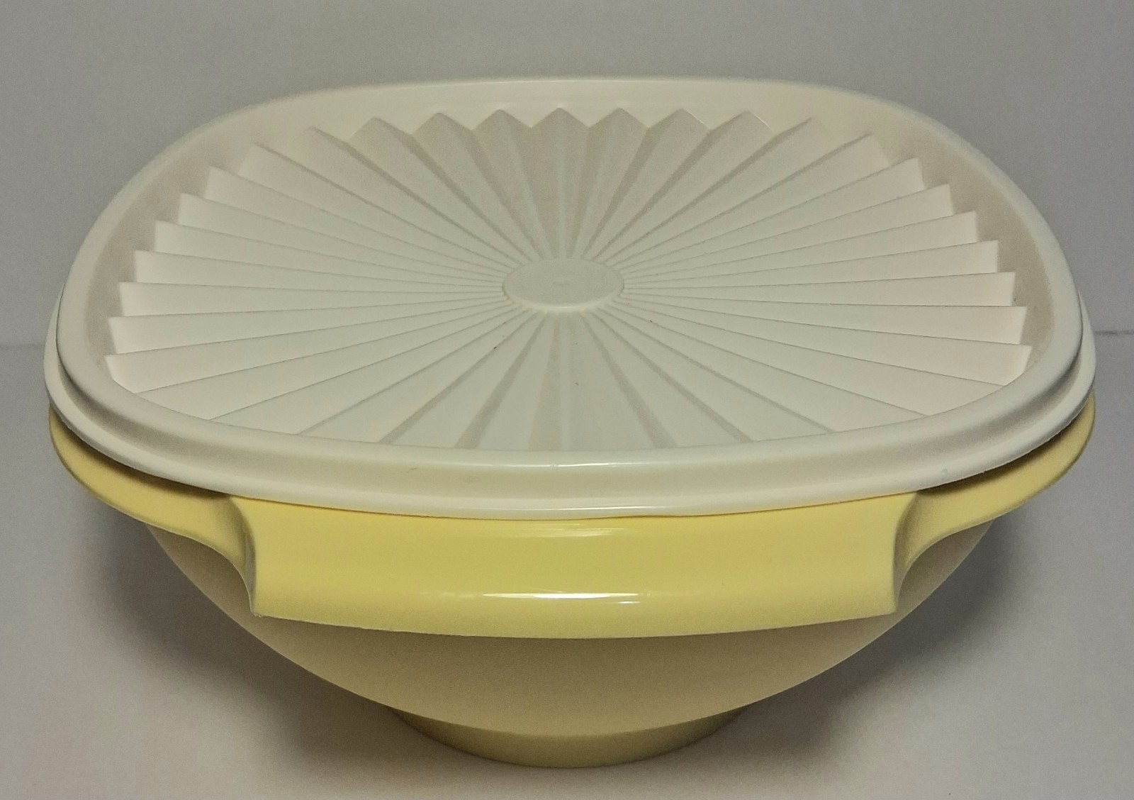 Vintage Tupperware Square Plastic Storage Bowl 1.9L Snap Lid Yellow/White