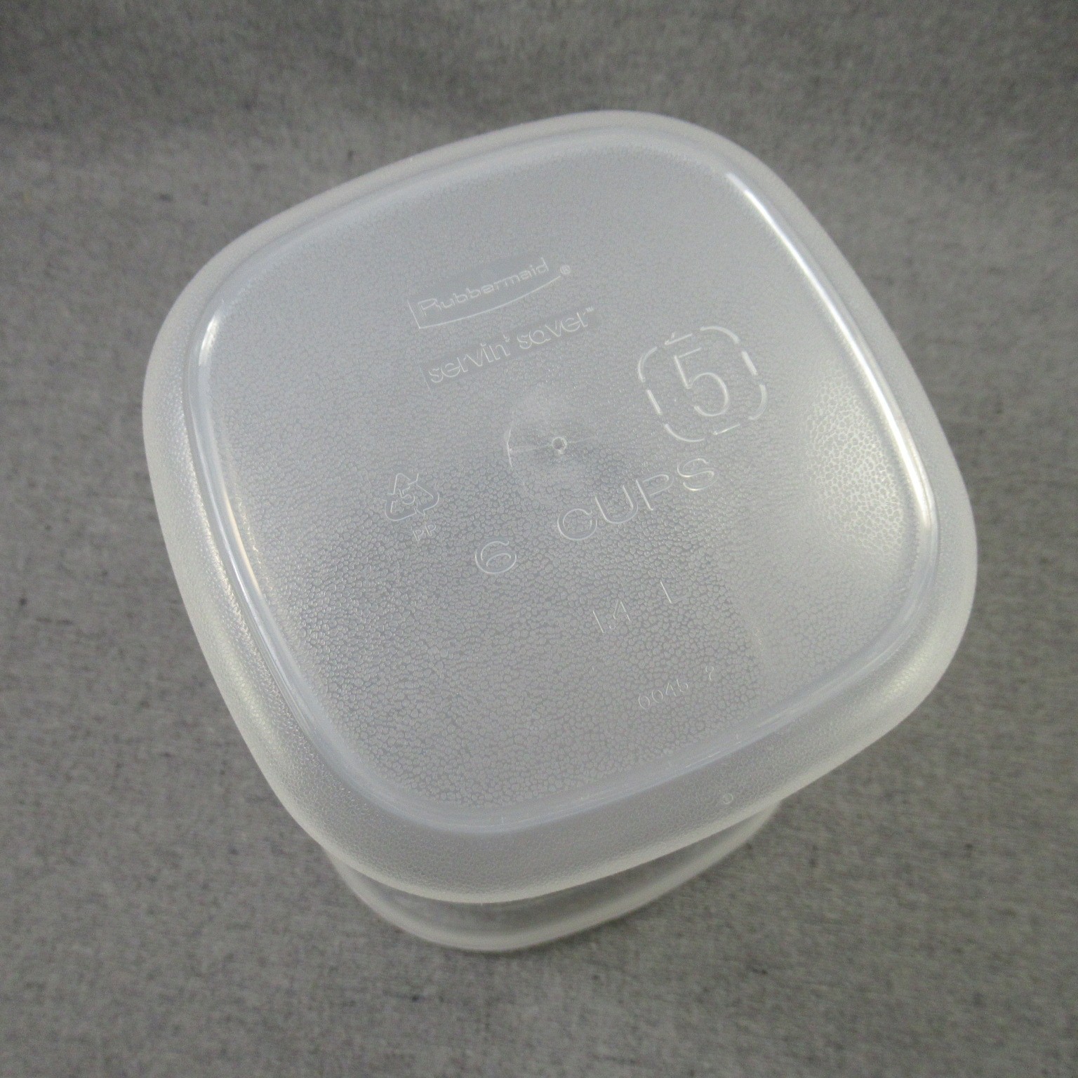 Rubbermaid Servin’ Saver Food Canister Container # 5 6 Cups White Lid