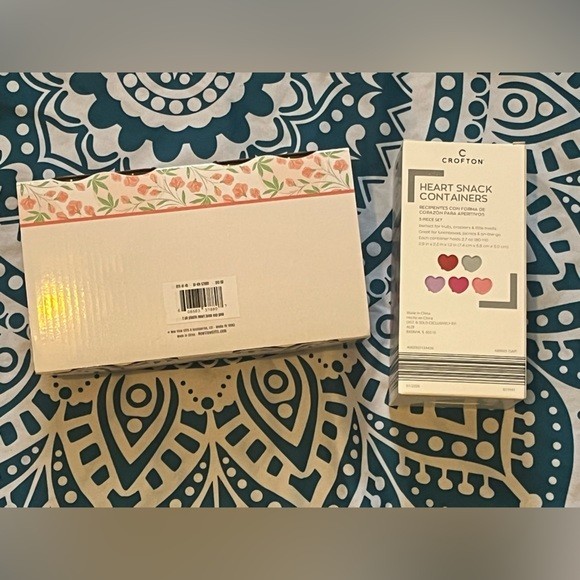 NWT New View 2 Heart 14oz Cups & 5 Crofton Heart Snack Containers
