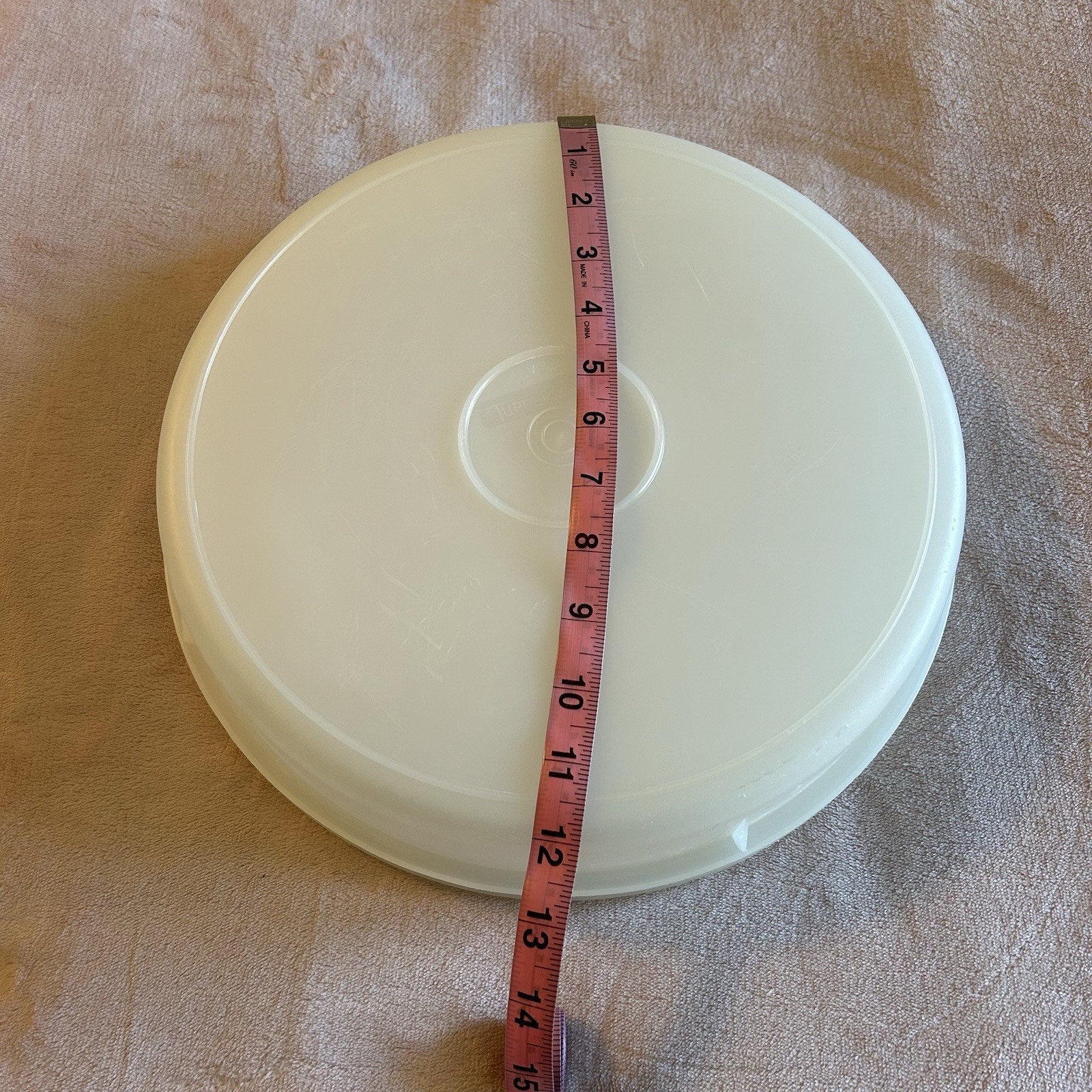 Tupperware vintage round pie cupcake cookie keeper carrier w/ snap lid USA made