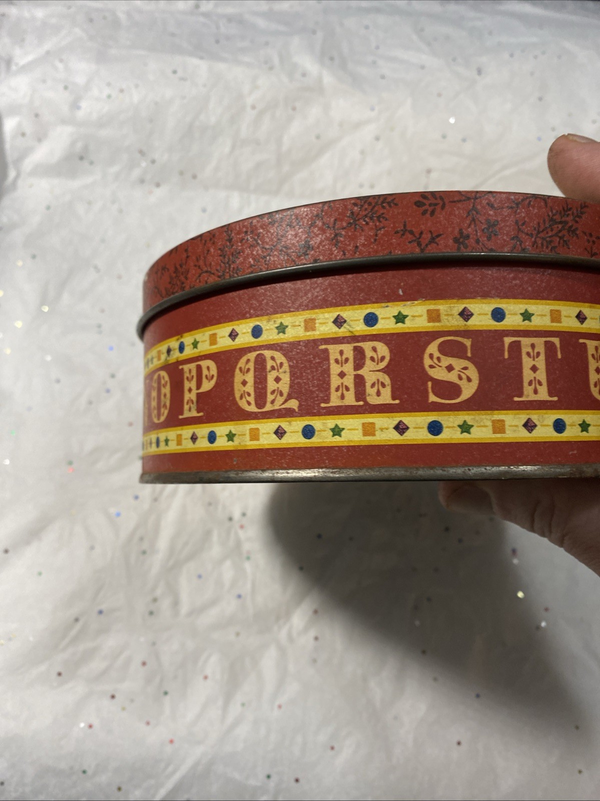 Vintage Christmas Cookie Tins Christmas Around the World (House of Lloyd)