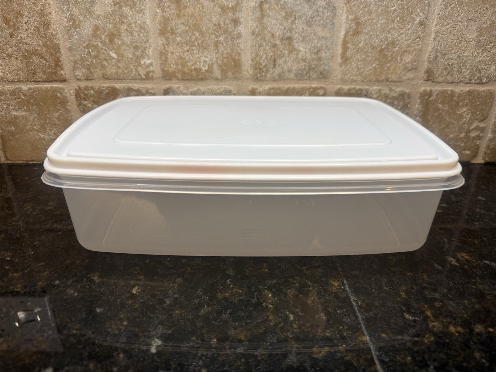 Vintage Rubbermaid Servin Saver 7 & 11 Rectangle 17 Cup & 24 OZ Sheer White Lid