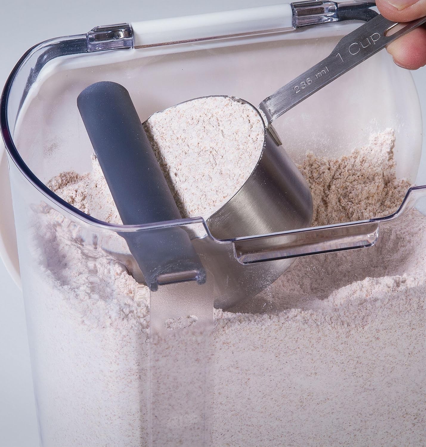 Elegant 4-Quart Flour Storage Container with Airtight Seal & Leveling Bar