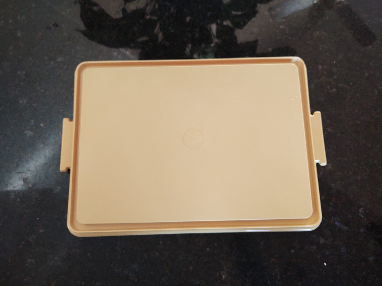 LARGE SHEET CAKE KEEPER CARRIER 3 PIECE SET 13 X 9 HARVEST GOLD TUPPERWARE
