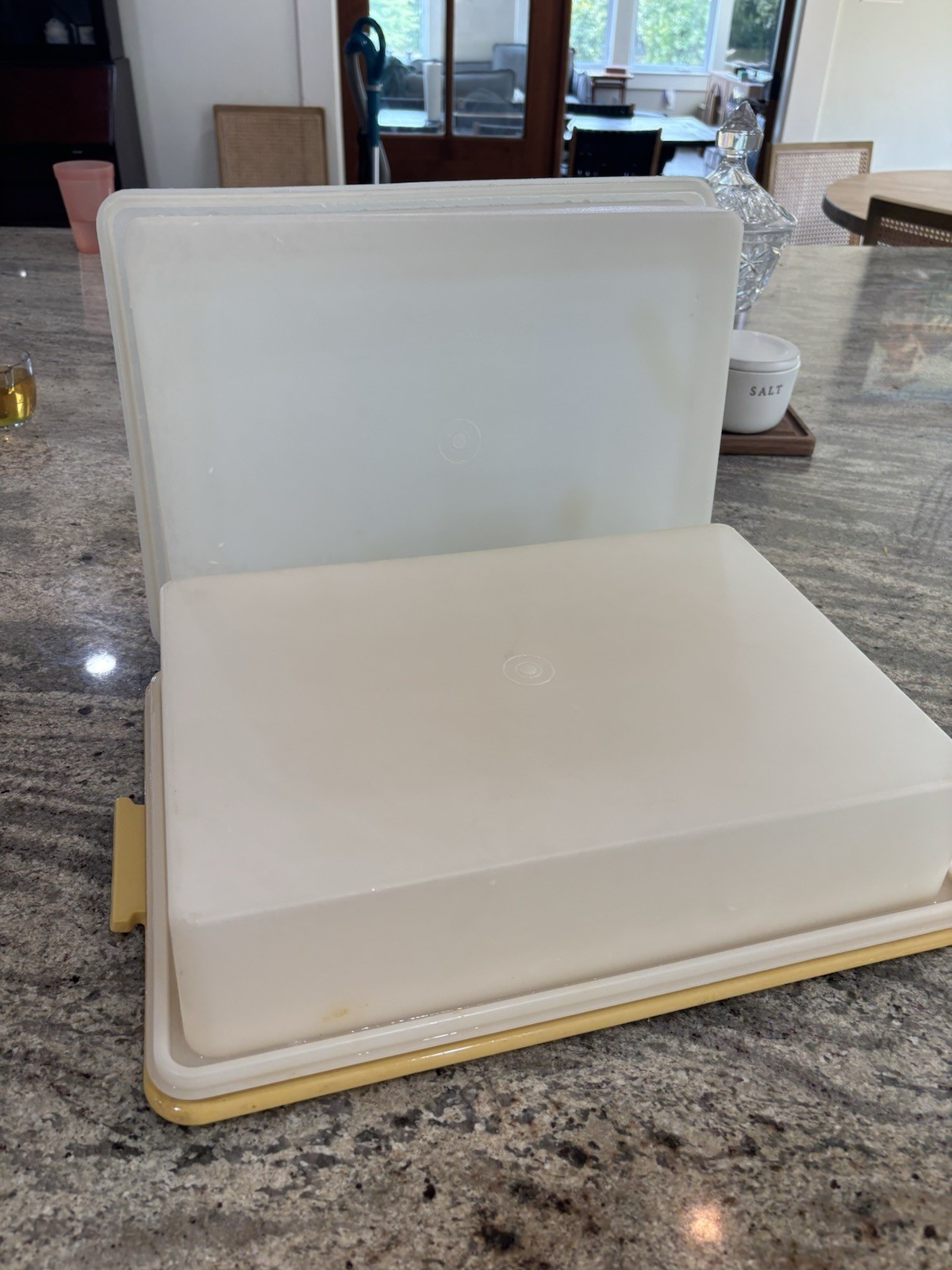 Vintage Tupperware Cake Keeper Harvest Gold Base 2 Covers 14.5” x 10.5”