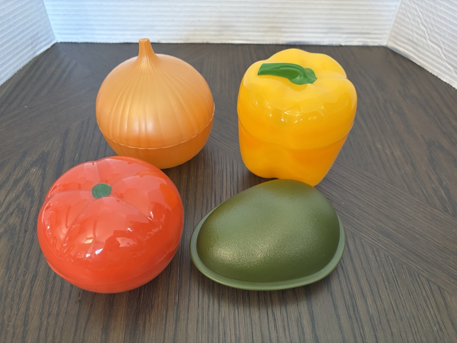 4 Hutzler Vegetable Food Storage Savers Onion Tomato Avocado Bell Pepper Keeper